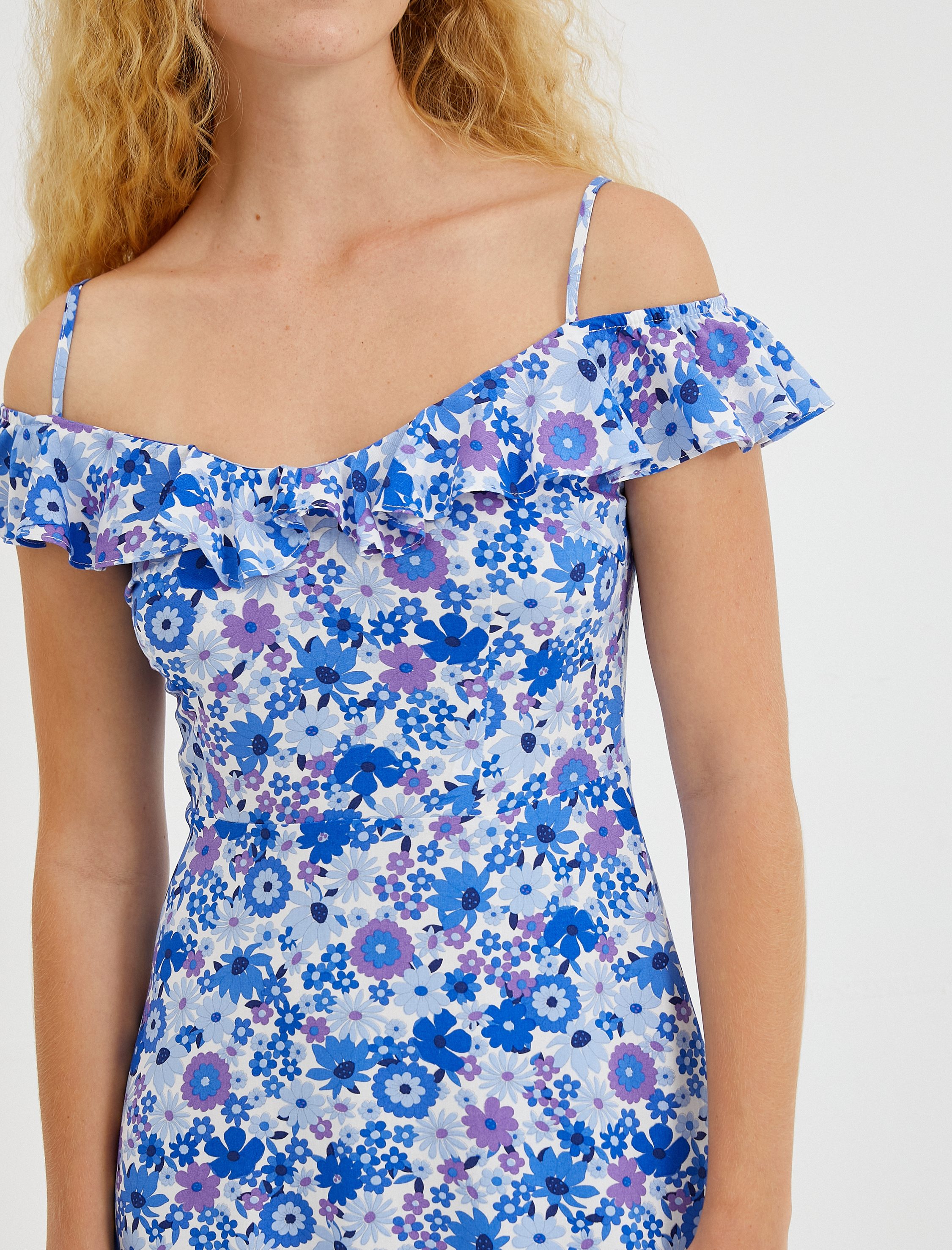   Mini Viskon Elbise İnce Askılı Fırfırlı