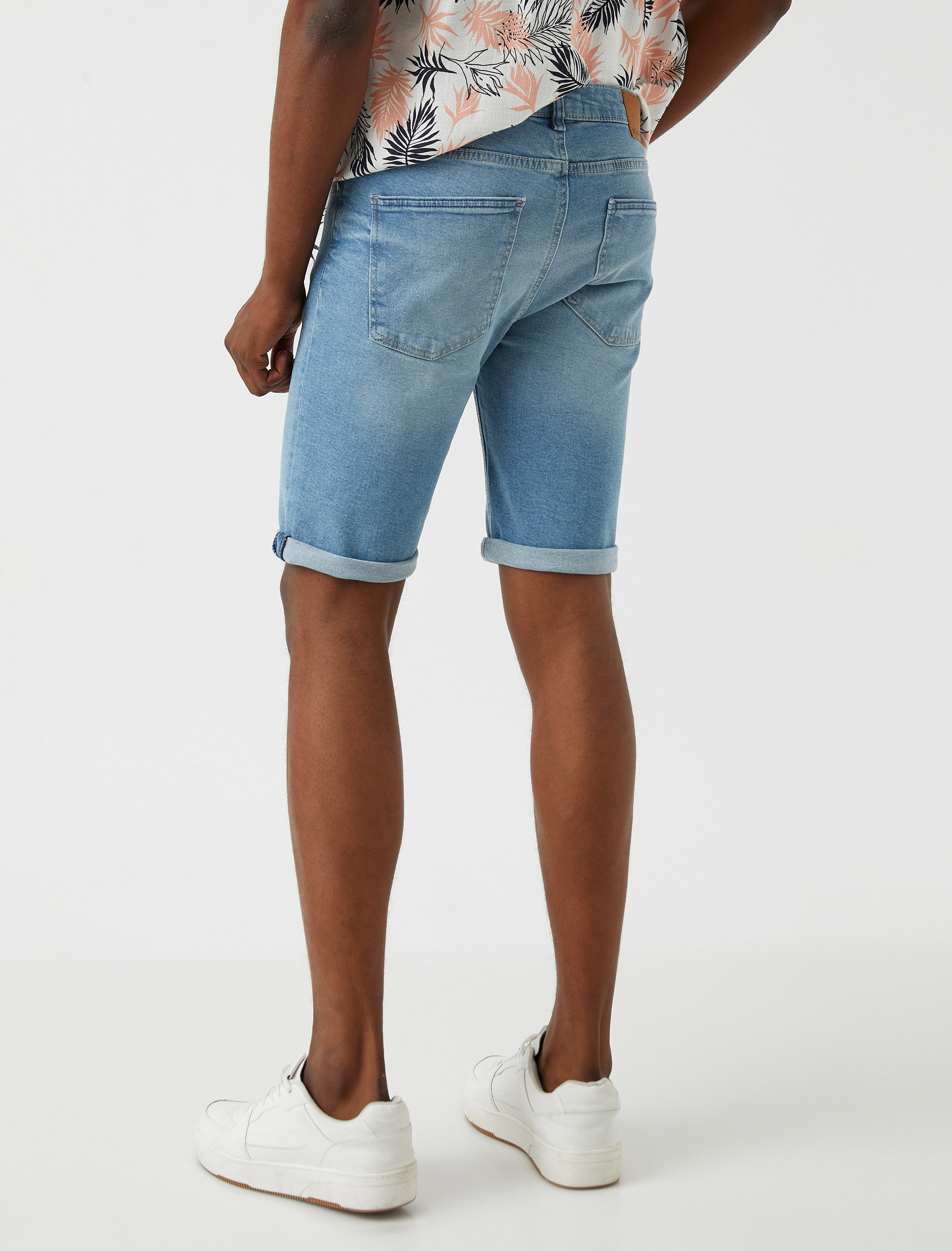   Katlı Paça Kot Şort