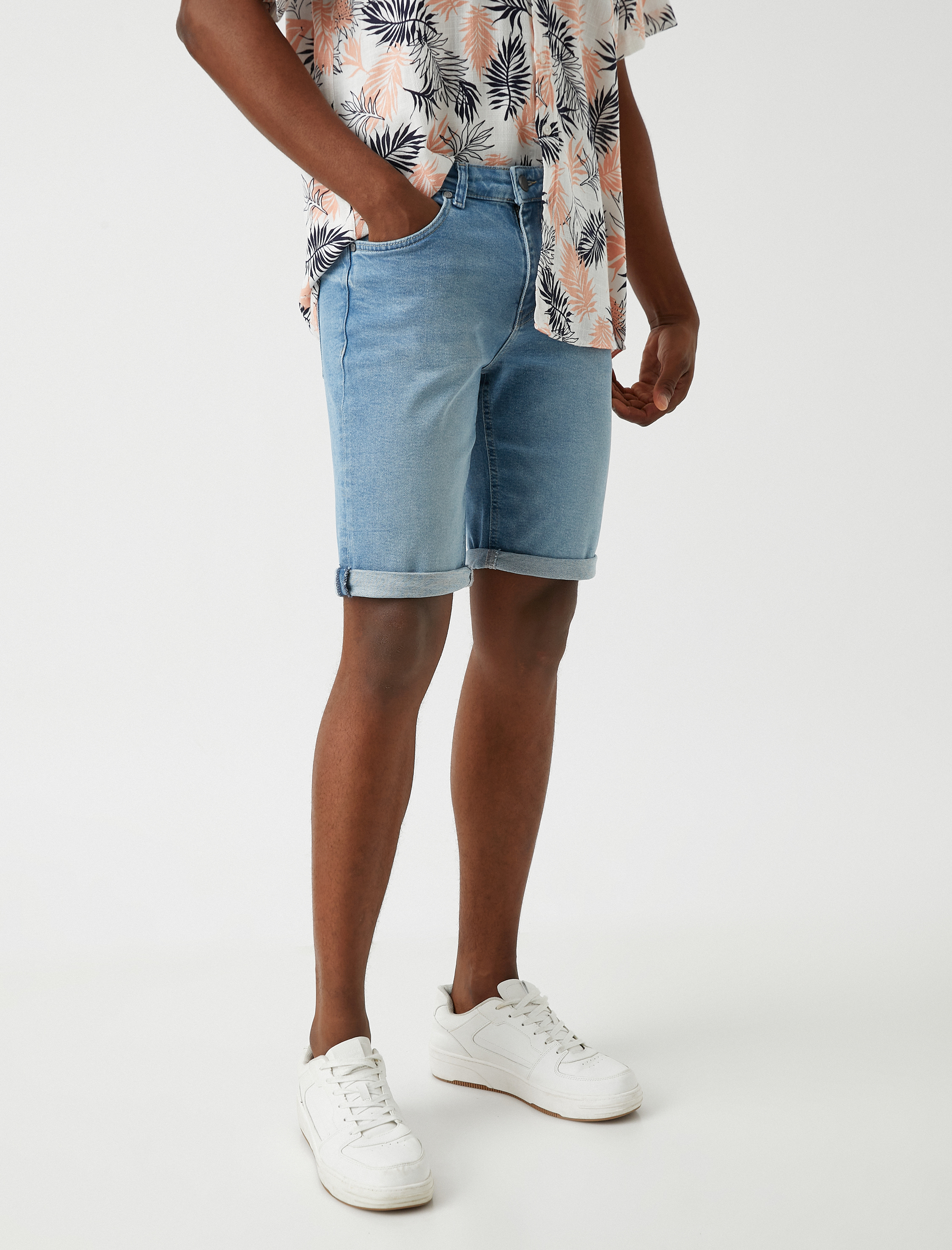   Katlı Paça Kot Şort