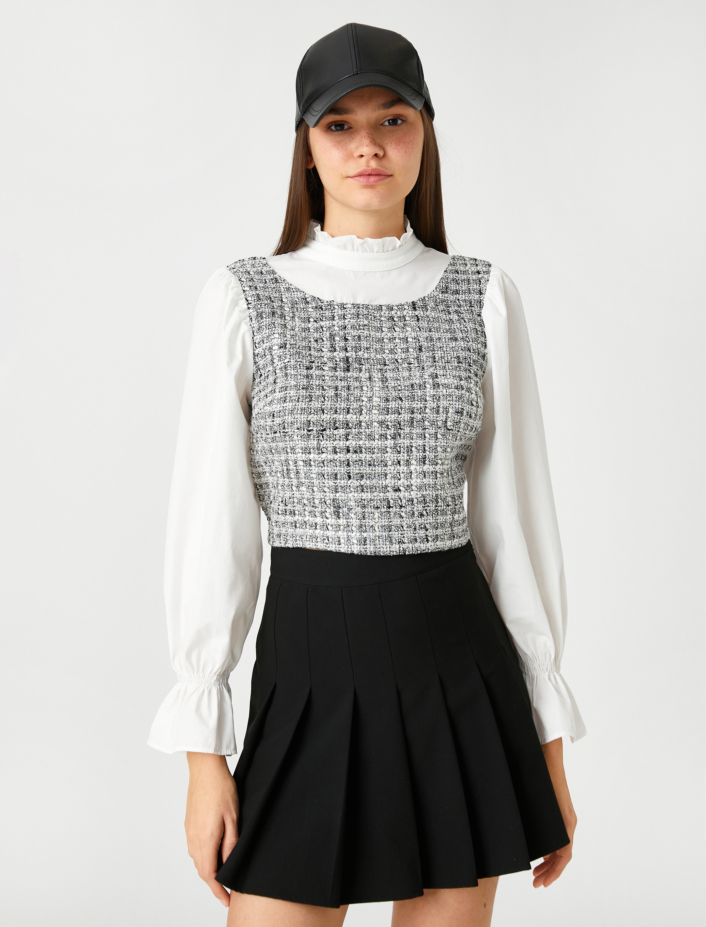   Tüvit Detaylı Bluz Uzun Kollu Yakası Fırfırlı