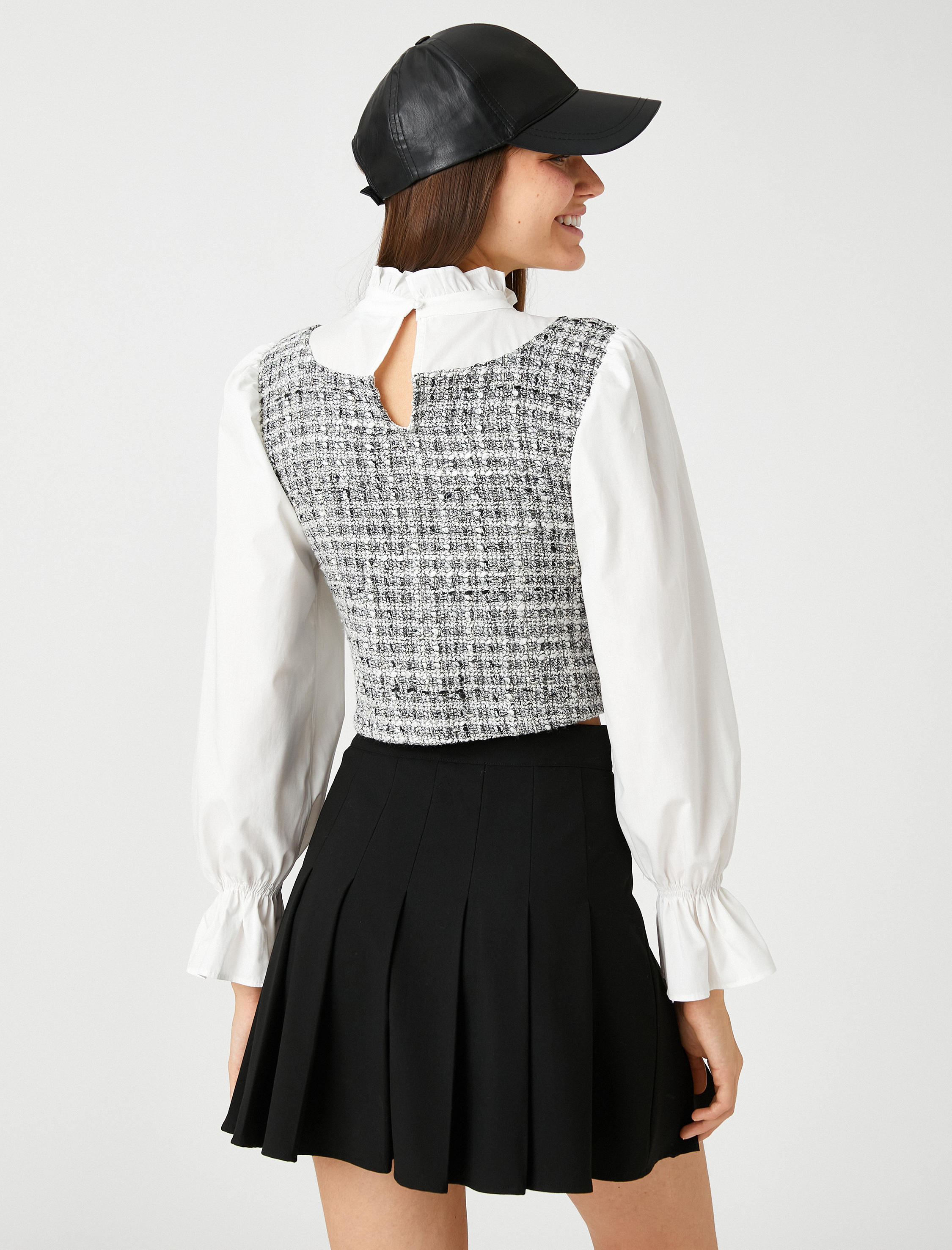   Tüvit Detaylı Bluz Uzun Kollu Yakası Fırfırlı