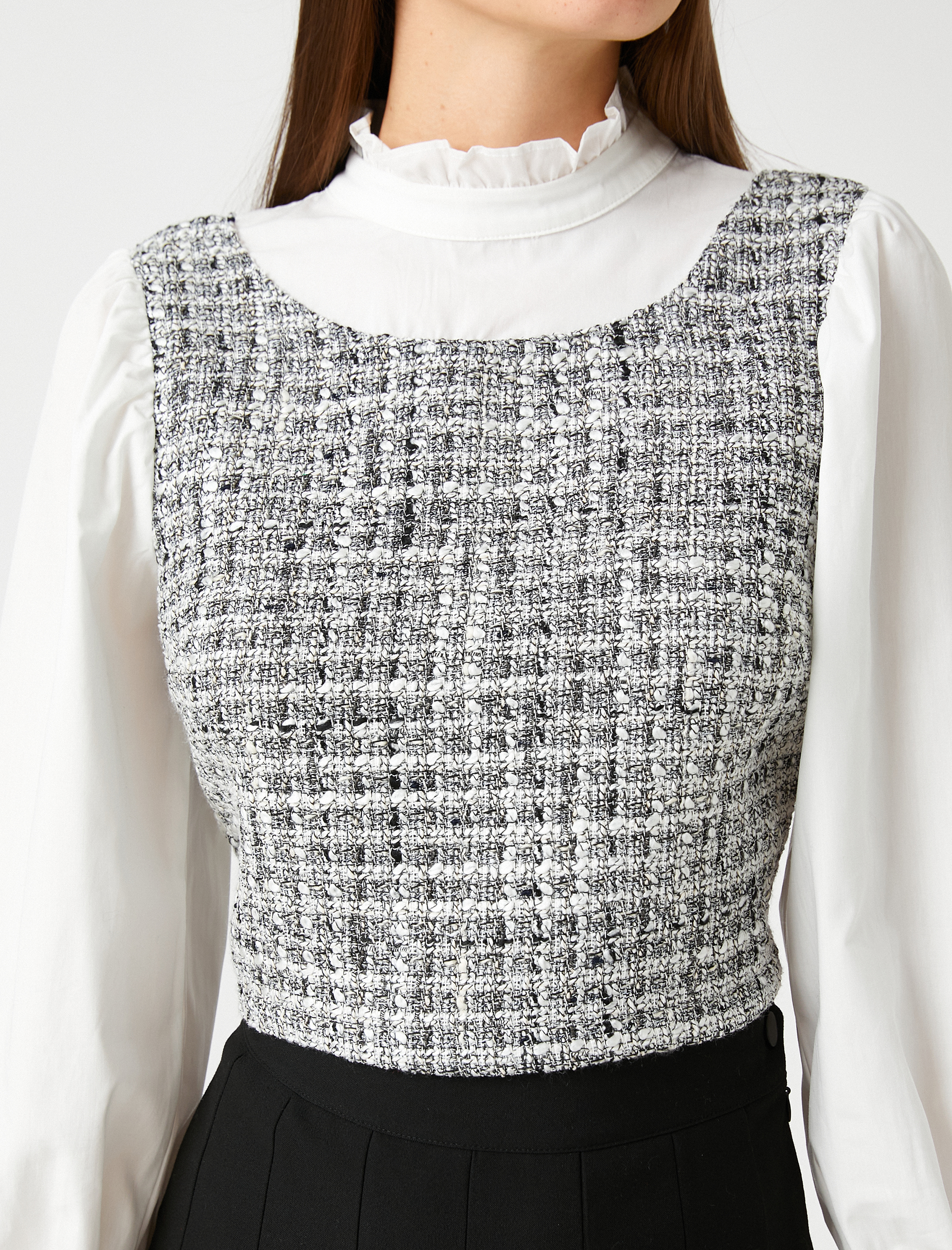   Tüvit Detaylı Bluz Uzun Kollu Yakası Fırfırlı