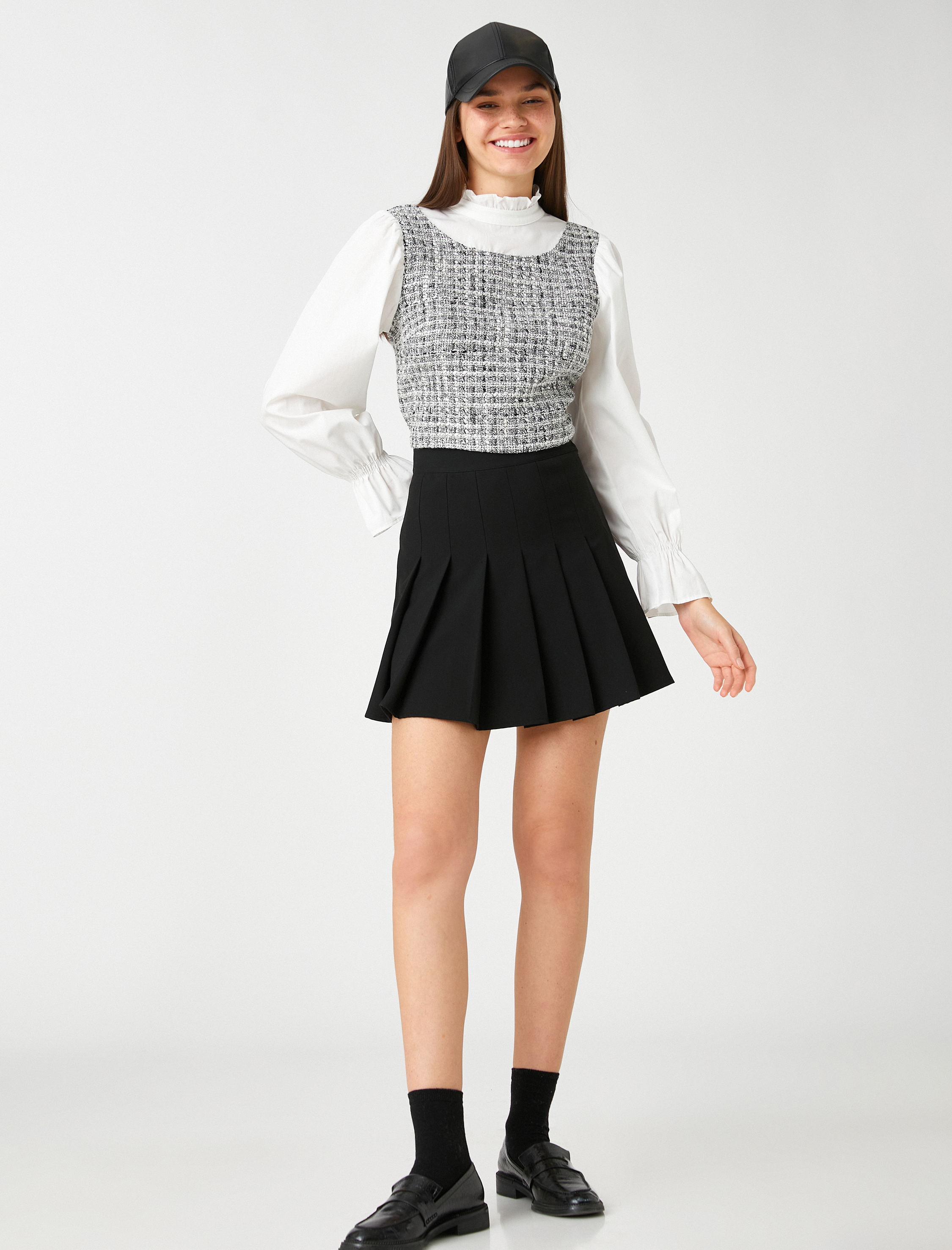   Tüvit Detaylı Bluz Uzun Kollu Yakası Fırfırlı