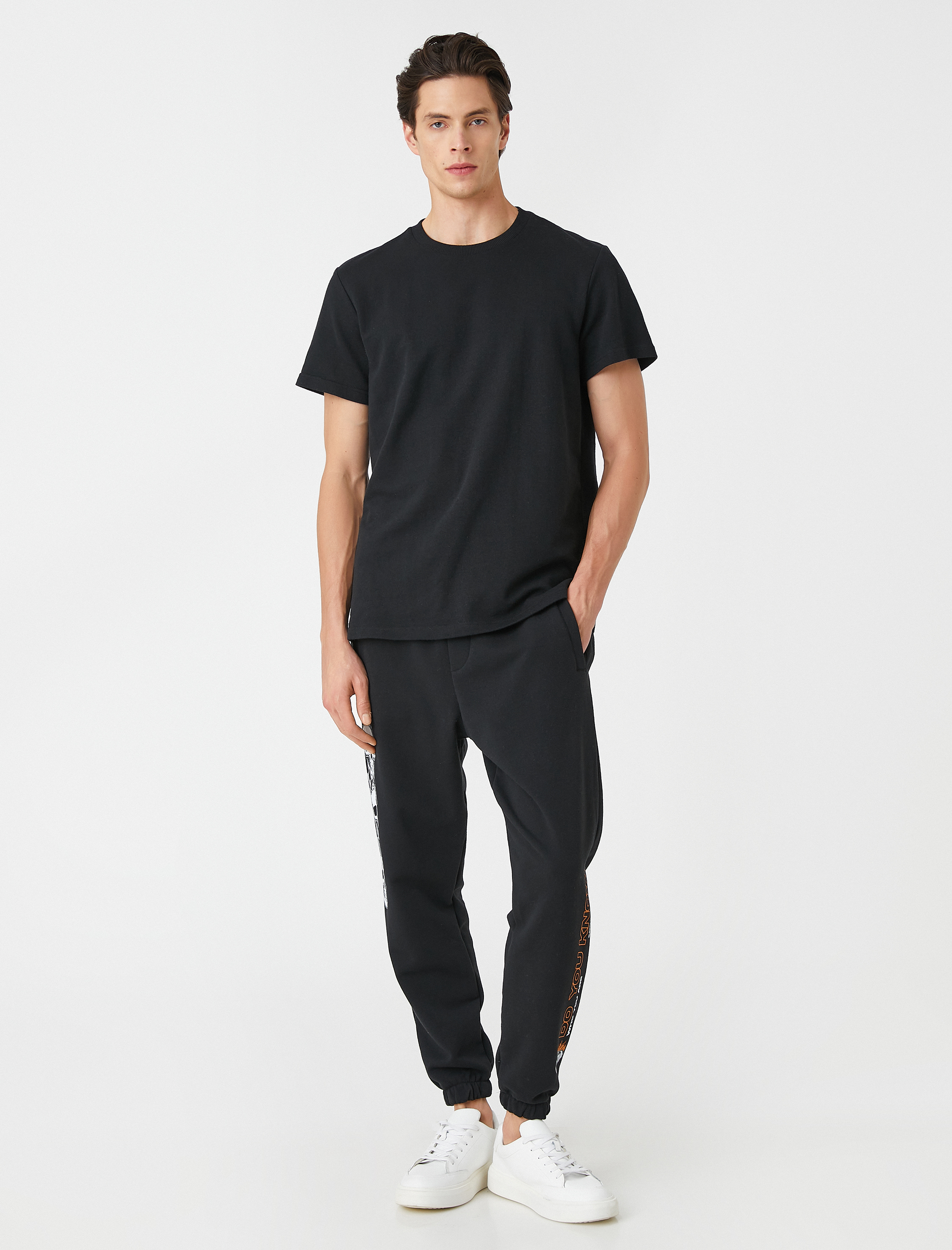   Jogger Eşofman Altı Kuru Kafa Baskılı Cepli Beli Bağcıklı