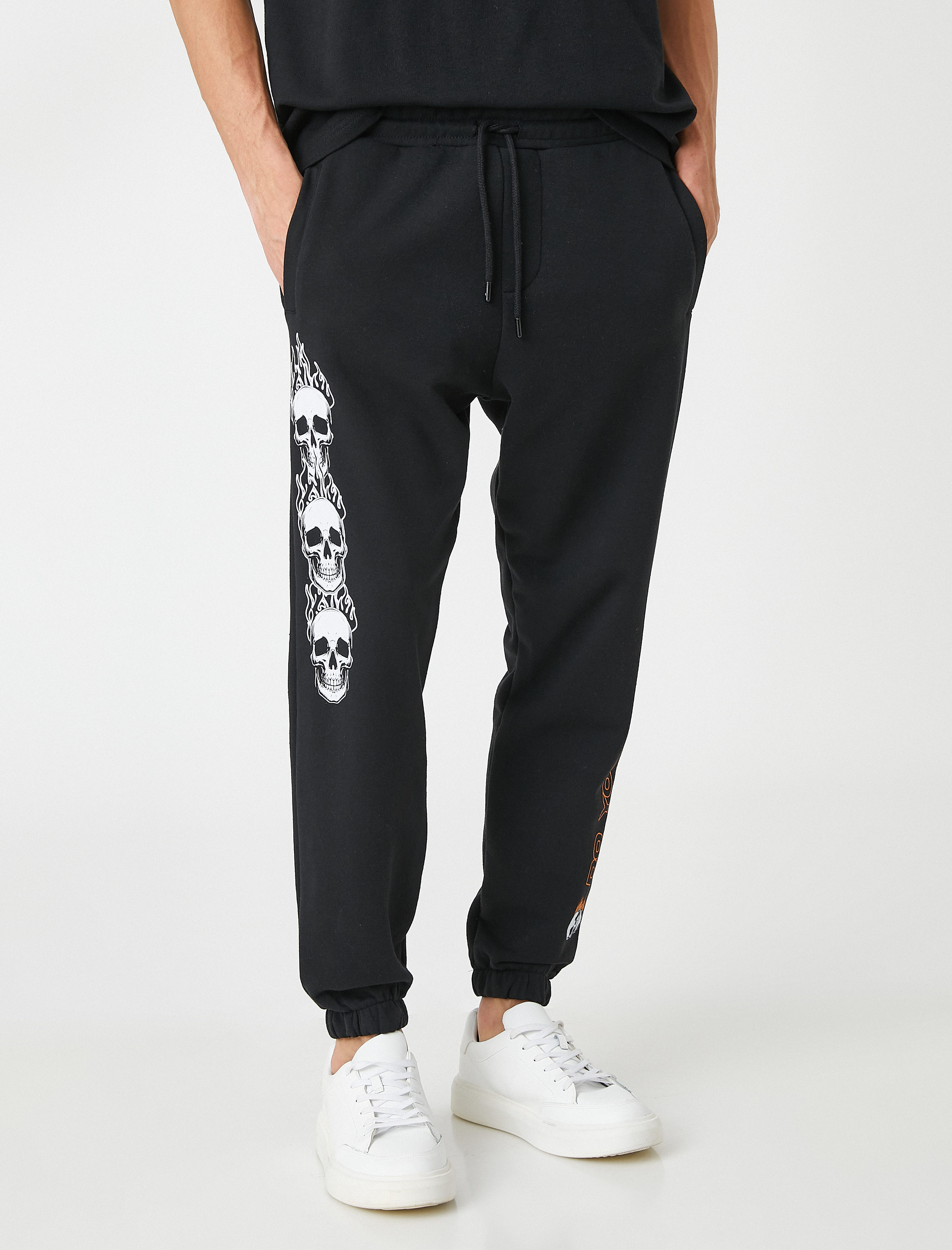   Jogger Eşofman Altı Kuru Kafa Baskılı Cepli Beli Bağcıklı