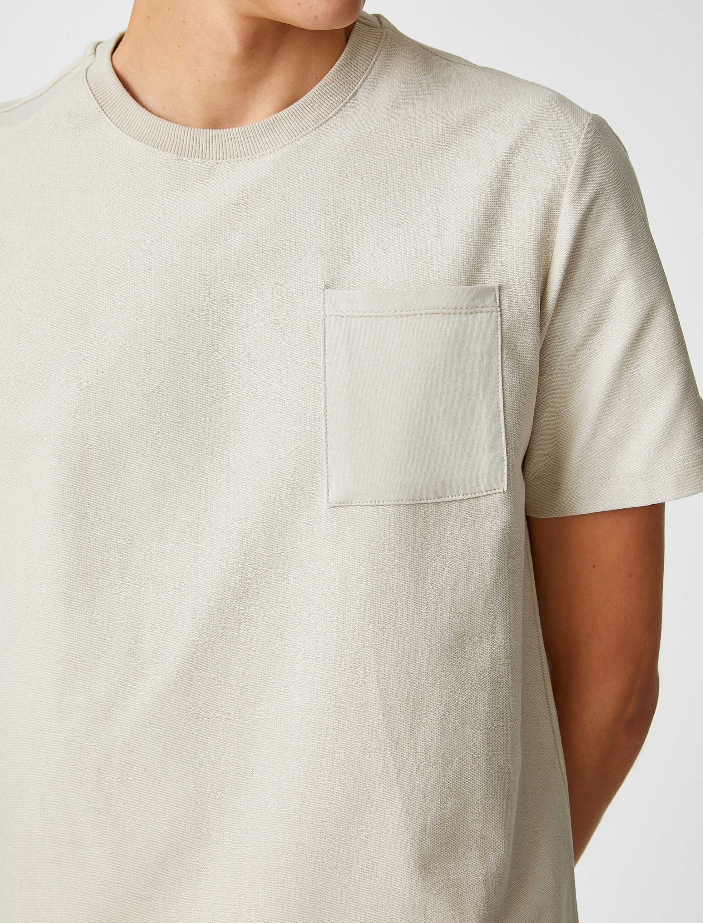   Basic Tişört Cep Detaylı Bisiklet Yaka Kısa Kollu Pamuklu