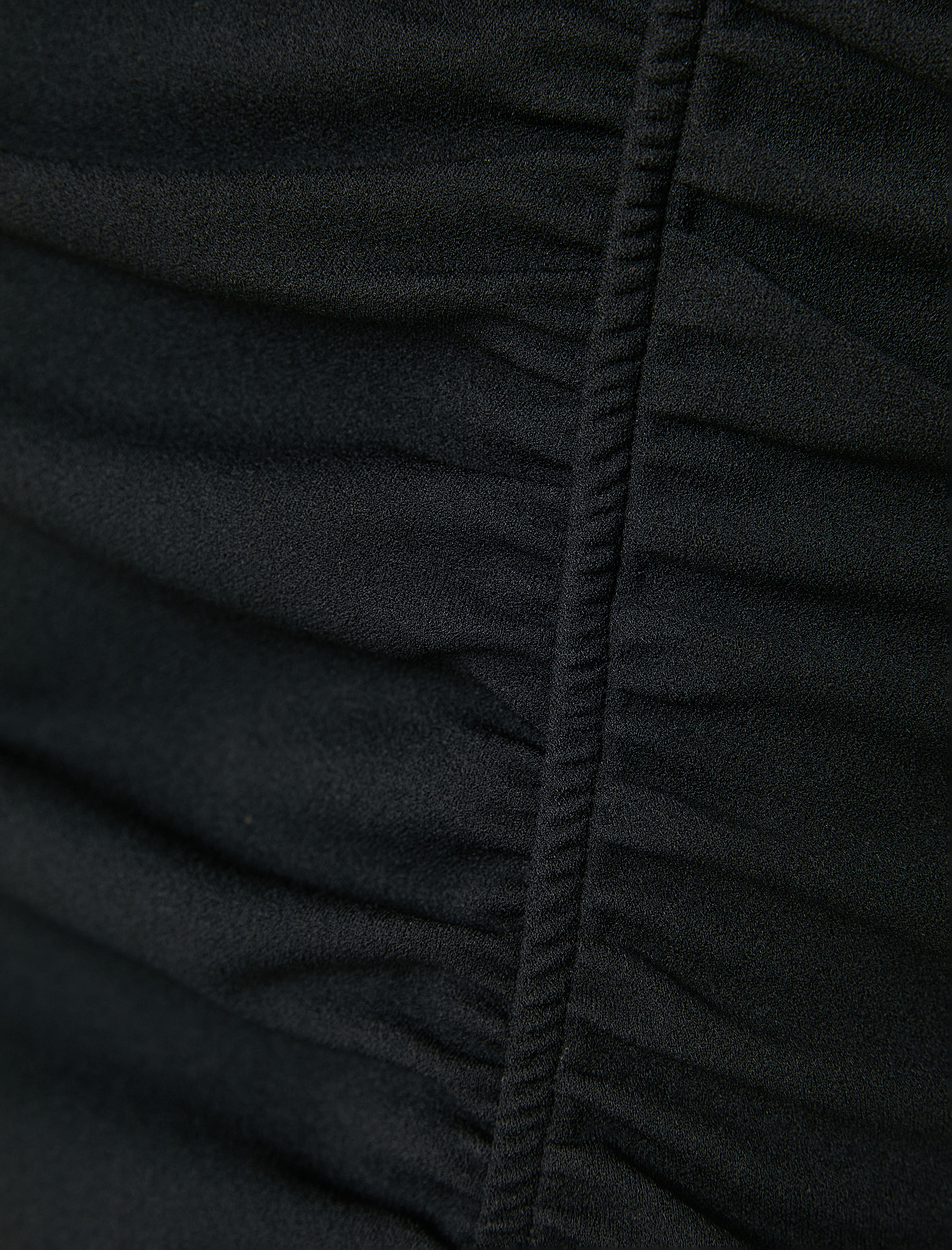   Midi Etek Yırtmaç Detaylı Krep Büzgülü