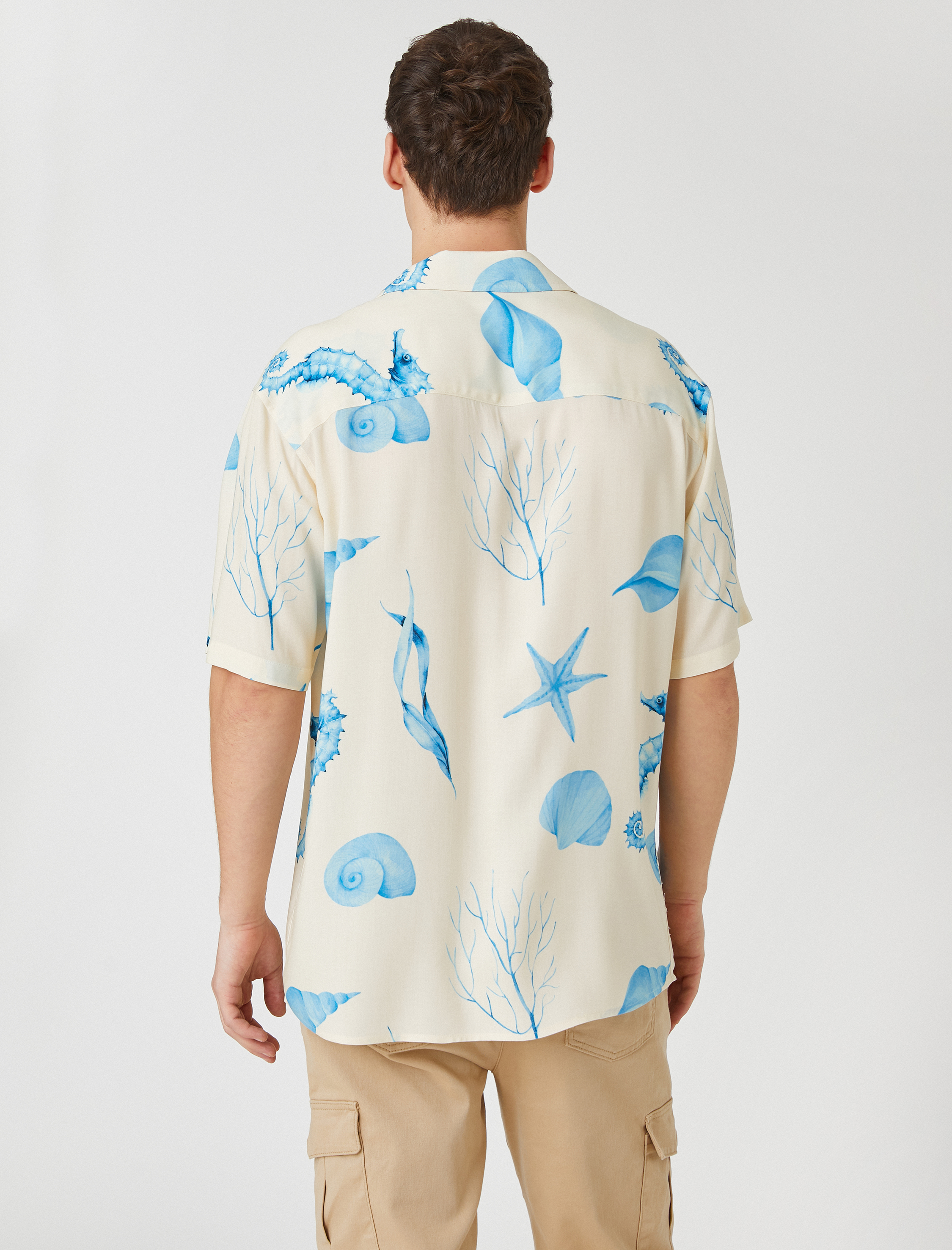   Yazlık Gömlek Kısa Kollu Devrik Yaka Deniz Kabuğu Baskı Detaylı