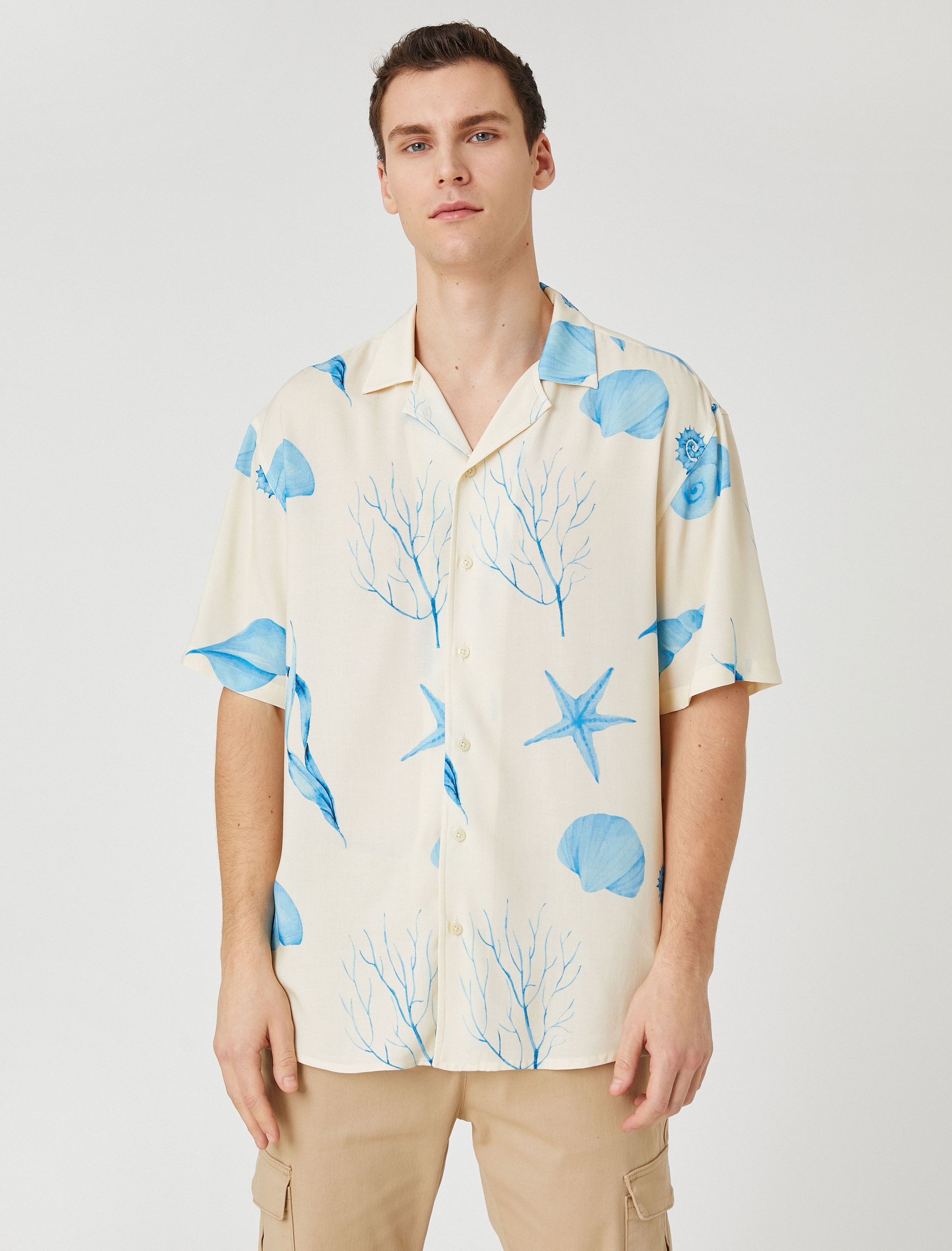   Yazlık Gömlek Kısa Kollu Devrik Yaka Deniz Kabuğu Baskı Detaylı