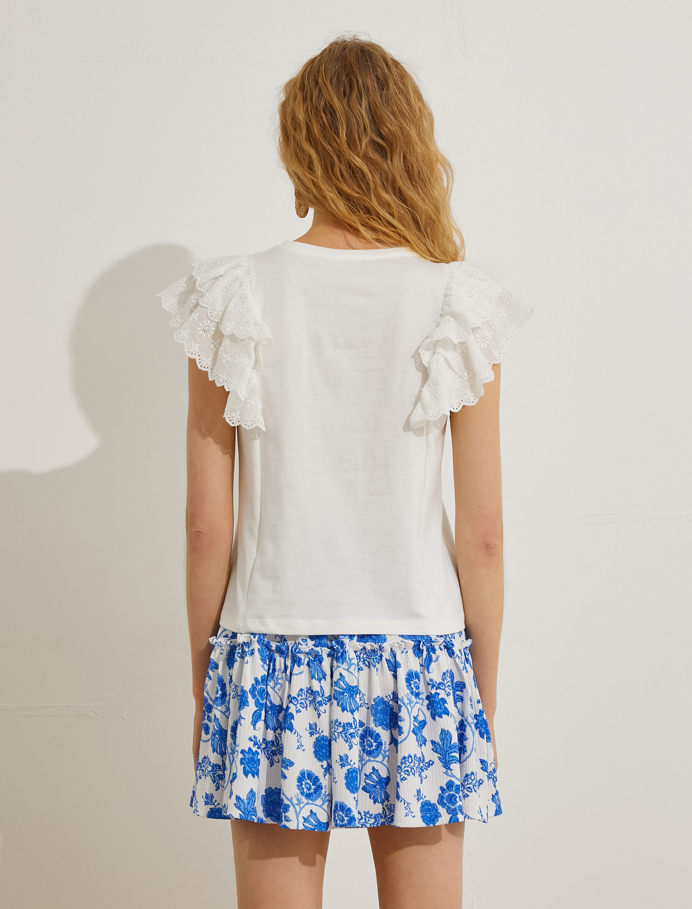   Fisto Volan Detaylı Tişört