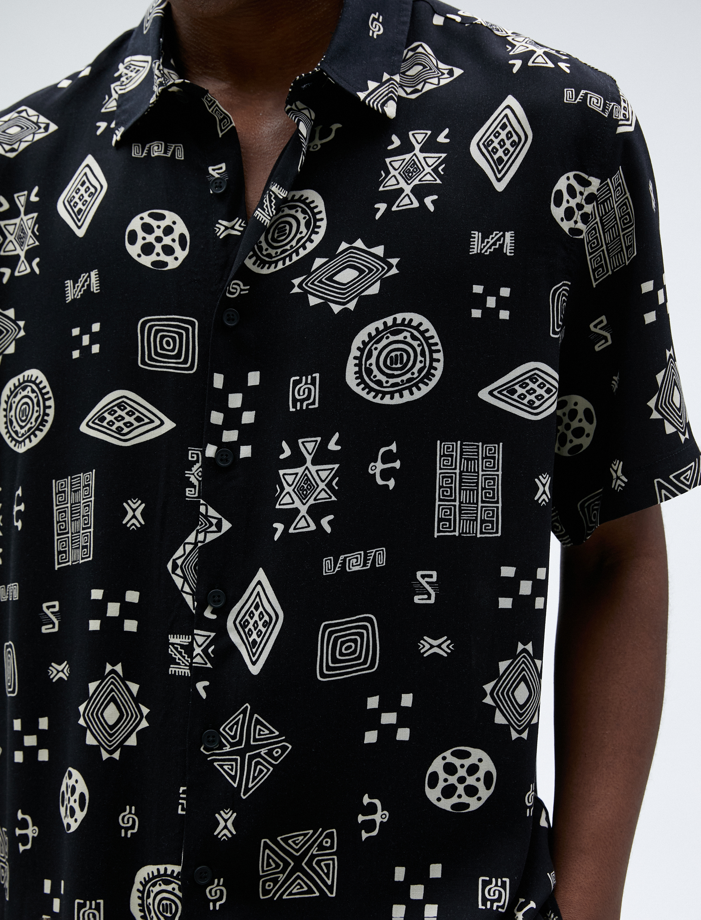   Yazlık Gömlek Kısa Kollu Etnik Detaylı Klasik Yaka