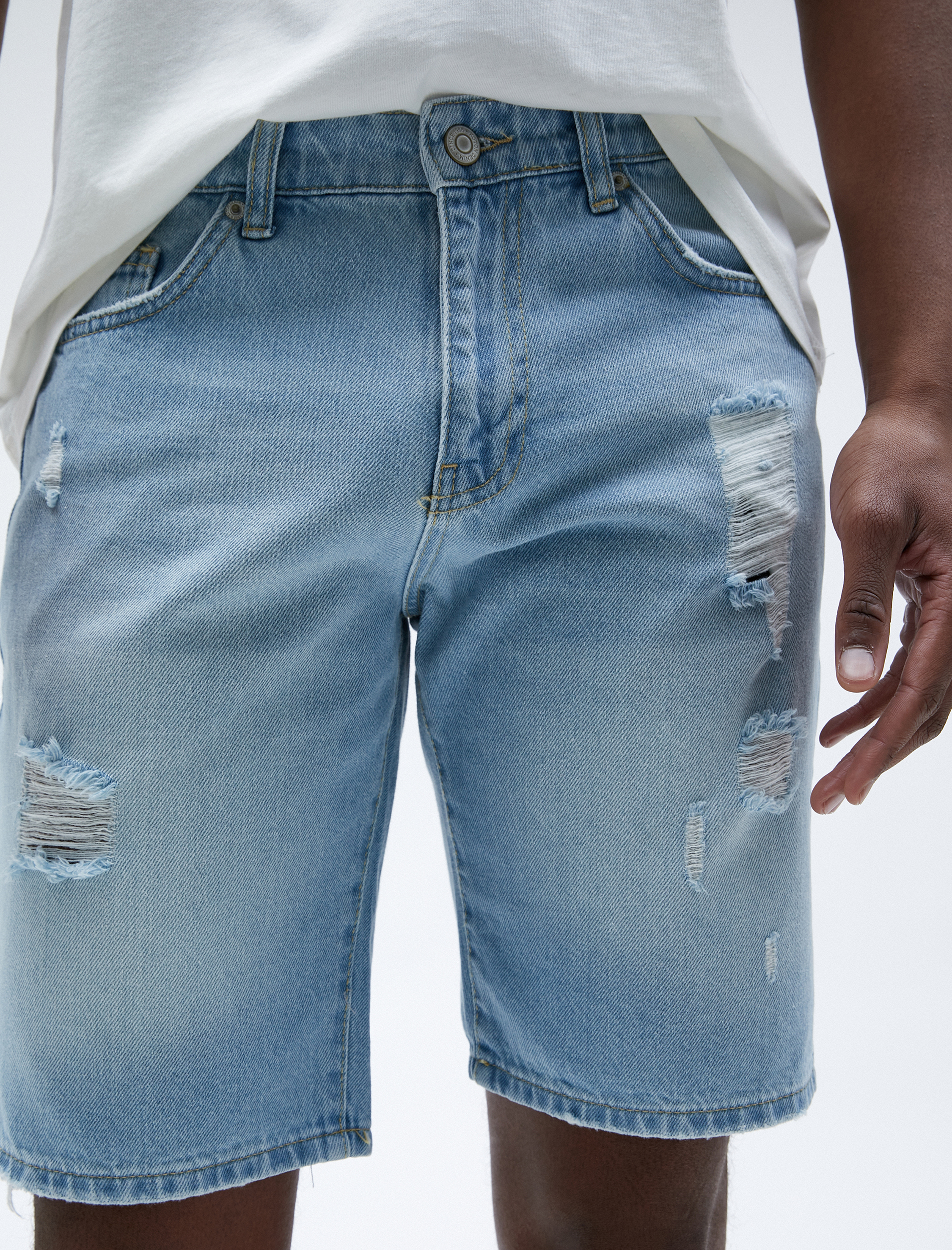   Yırtık Kot Şort Cep Detaylı Düğmeli