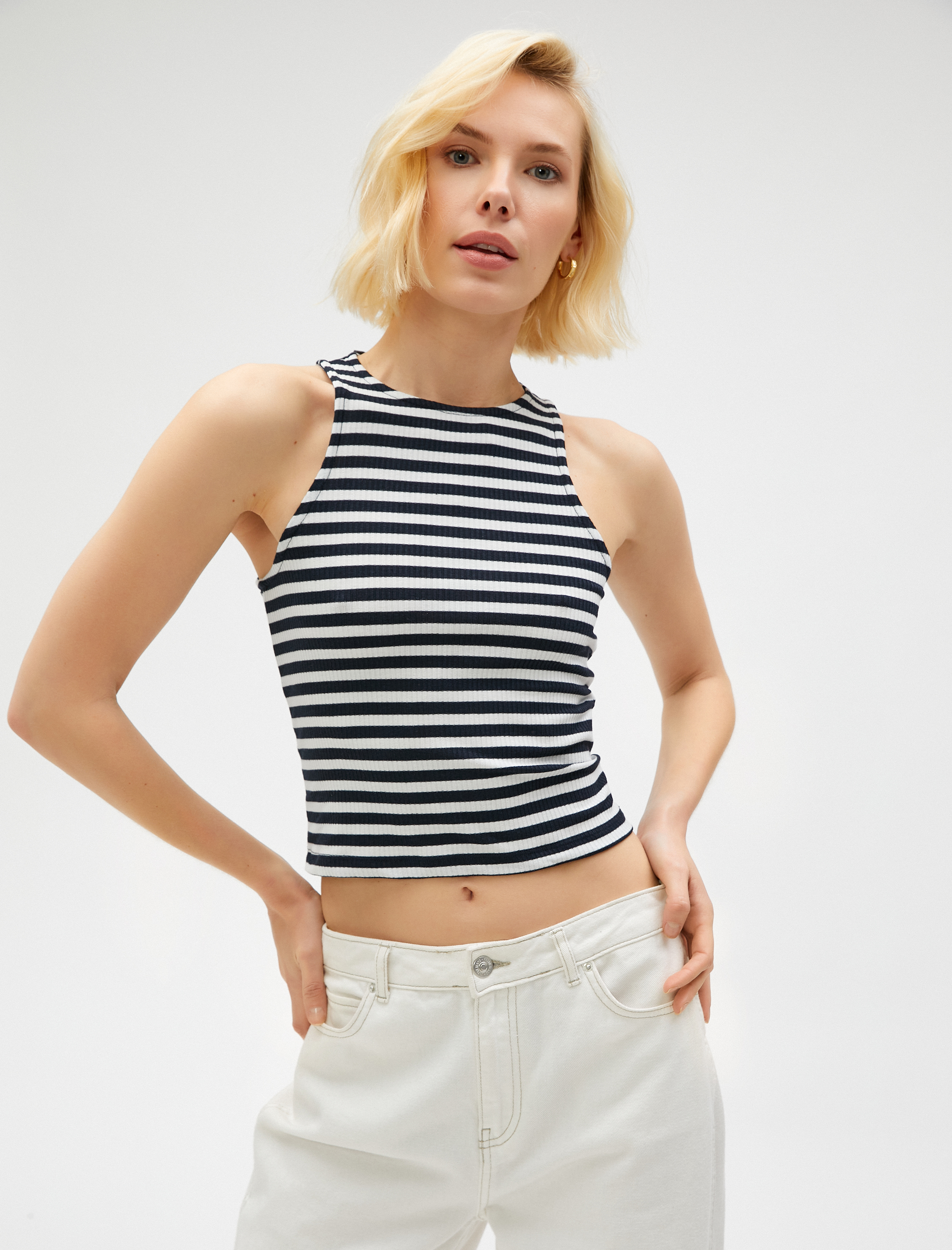   Crop Atlet Ribanalı Halter Yaka