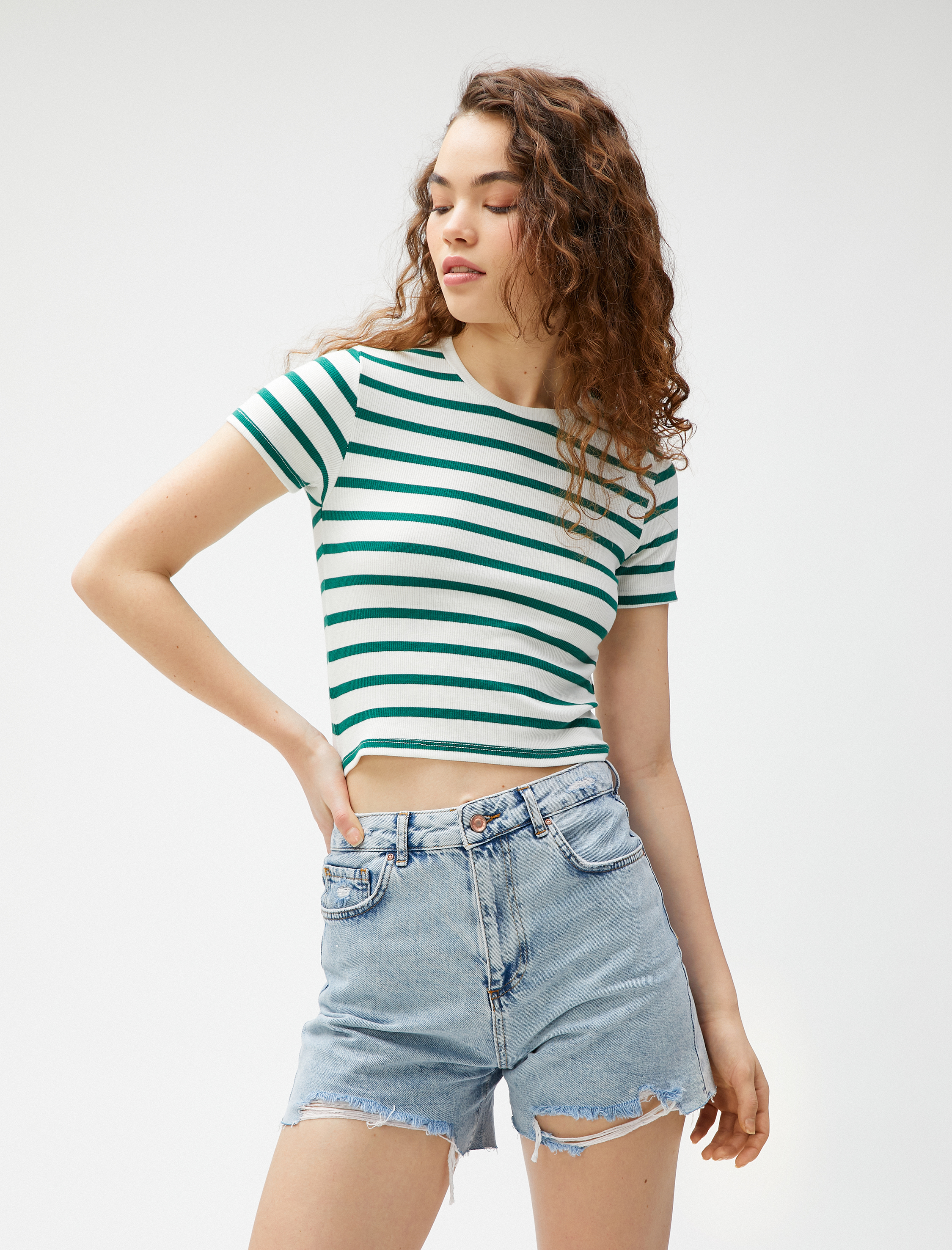   Crop Tişört Bisiklet Yaka Kısa Kollu Viskon Karışımlı