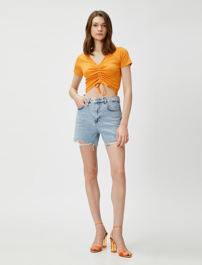  Crop Tişört V Yaka Büzgü Detaylı