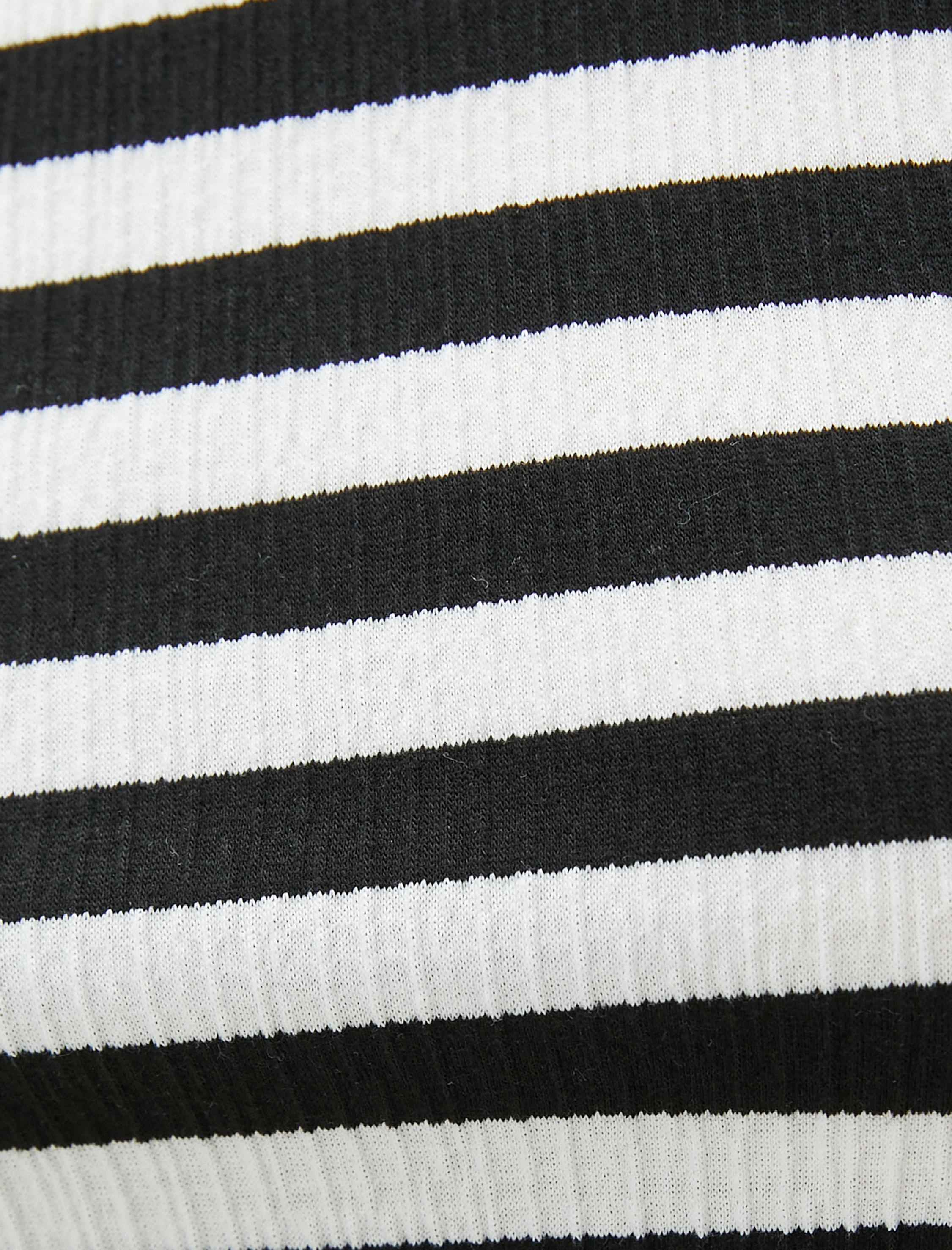   Crop Tişört Dokulu Bisiklet Yaka Kısa Kollu