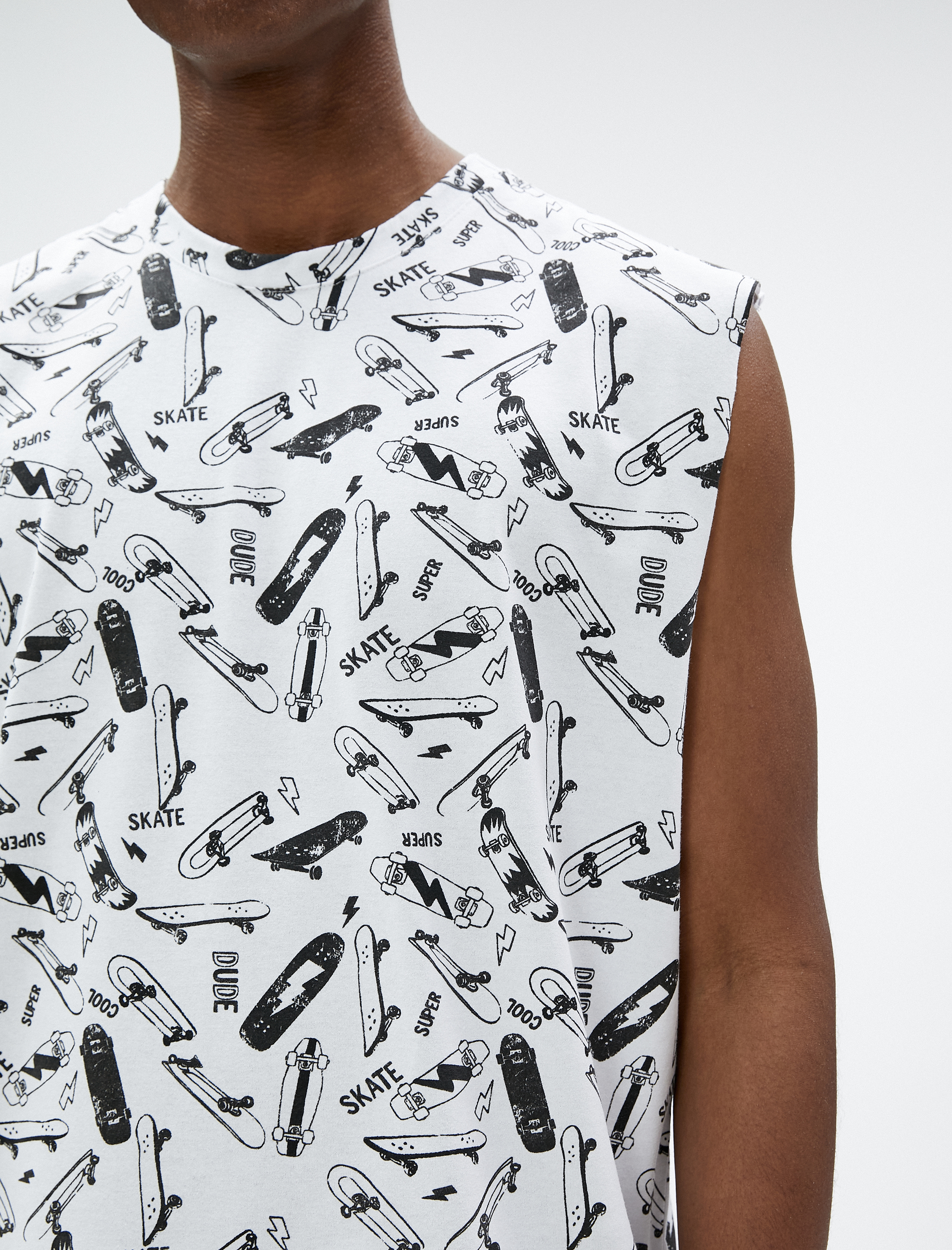   Atlet Kolsuz Bisiklet Yaka Kaykay Temalı Baskılı