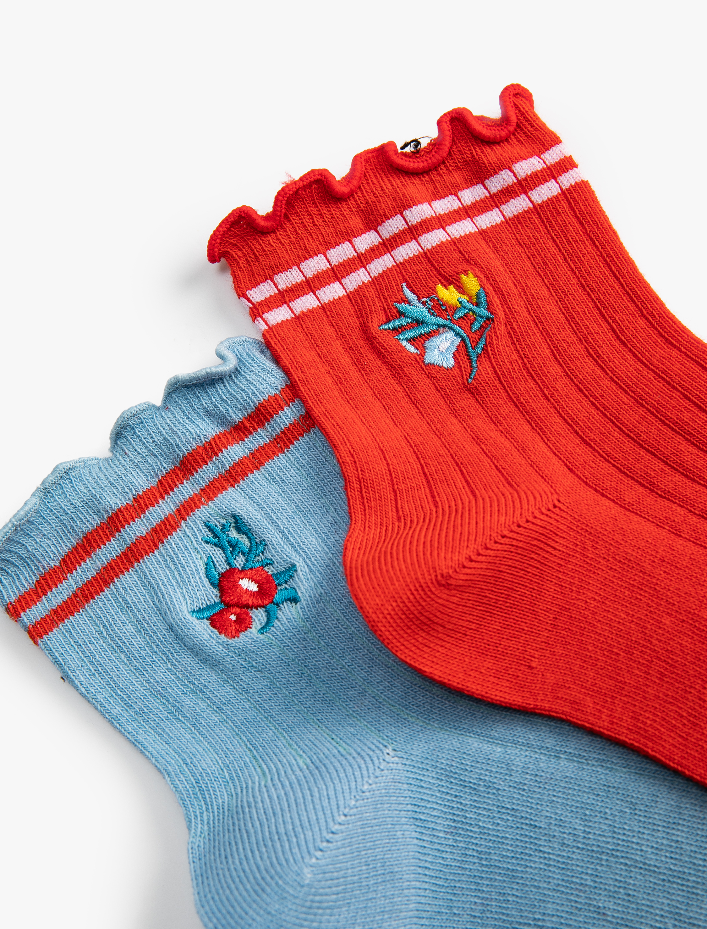  Kadın 2'li Çorap Seti Çiçek İşlemeli Fırfır Detaylı