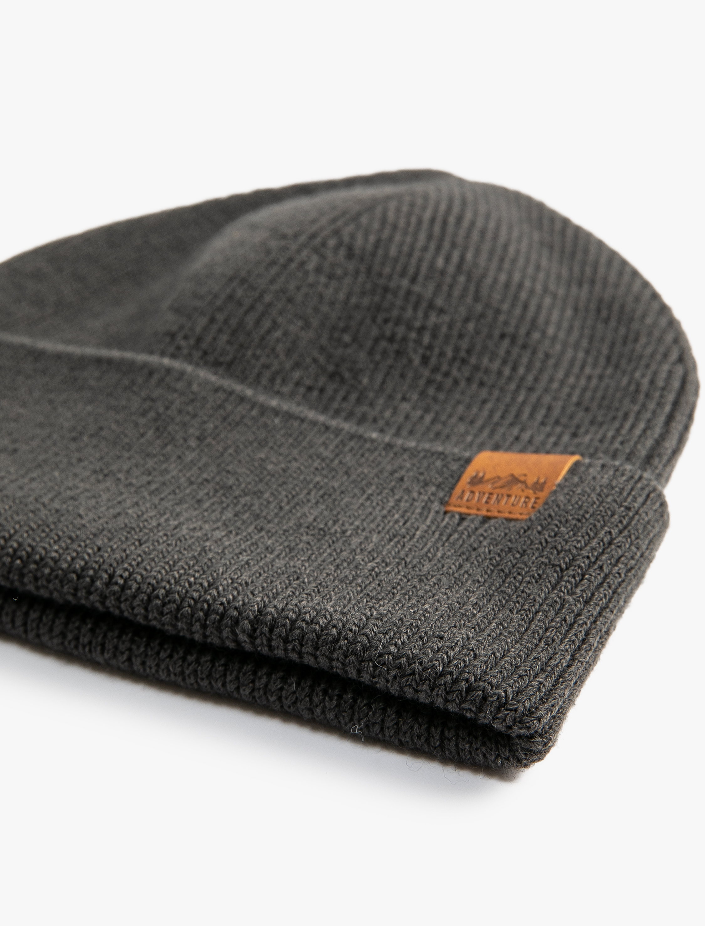 Erkek Katlı Bere Slogan Baskılı Etiket Detaylı