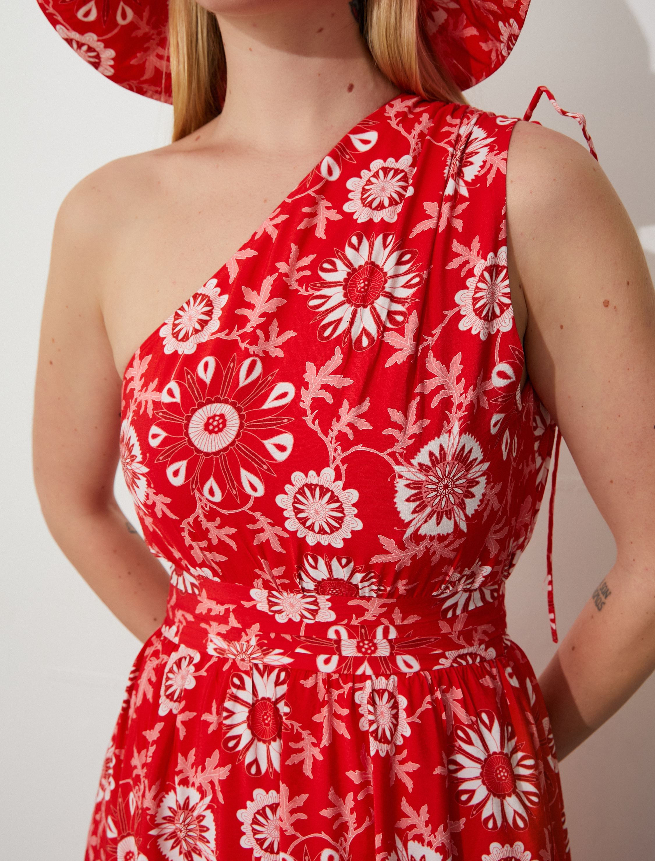   Tek Omuz Uzun Çiçekli Elbise