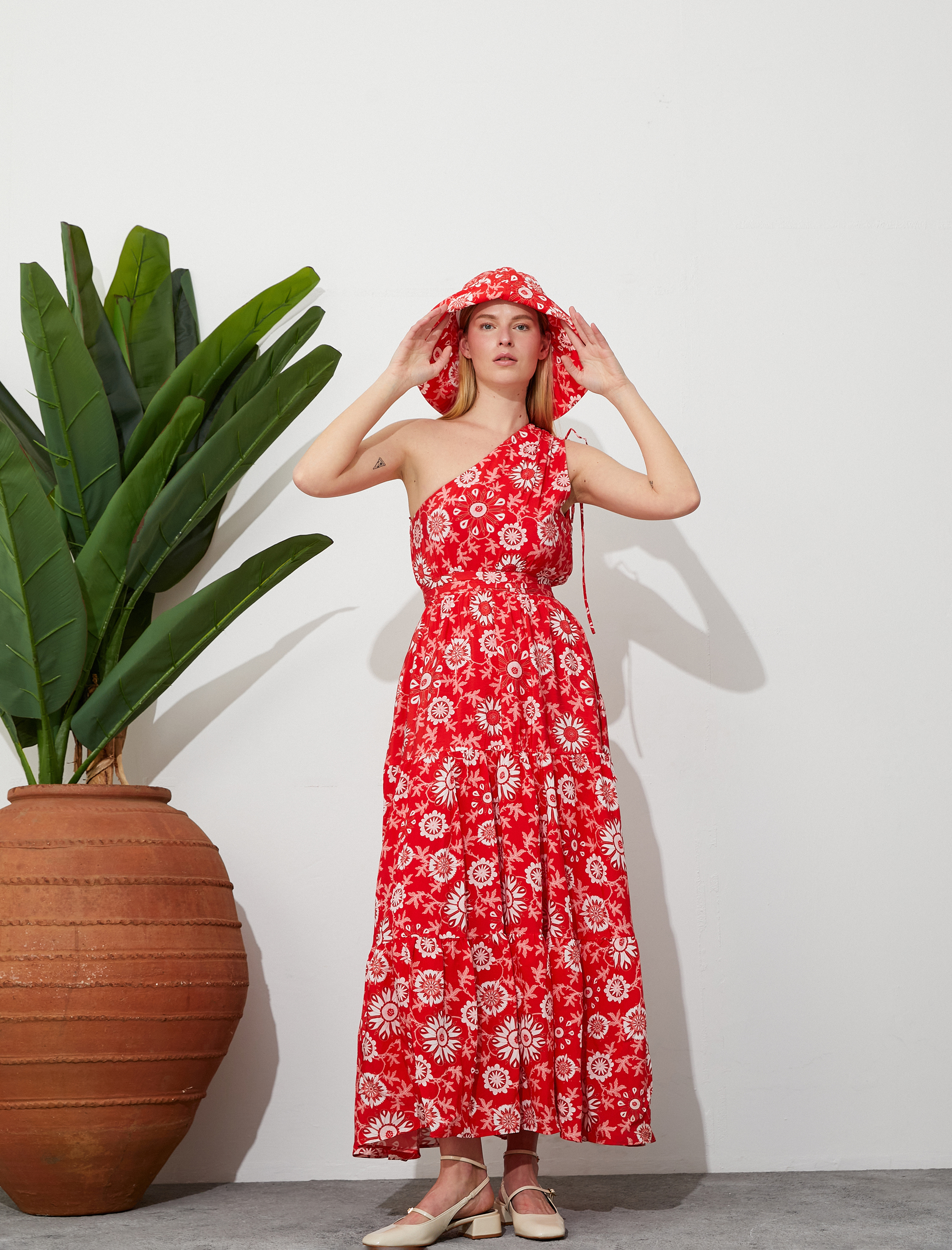   Tek Omuz Uzun Çiçekli Elbise