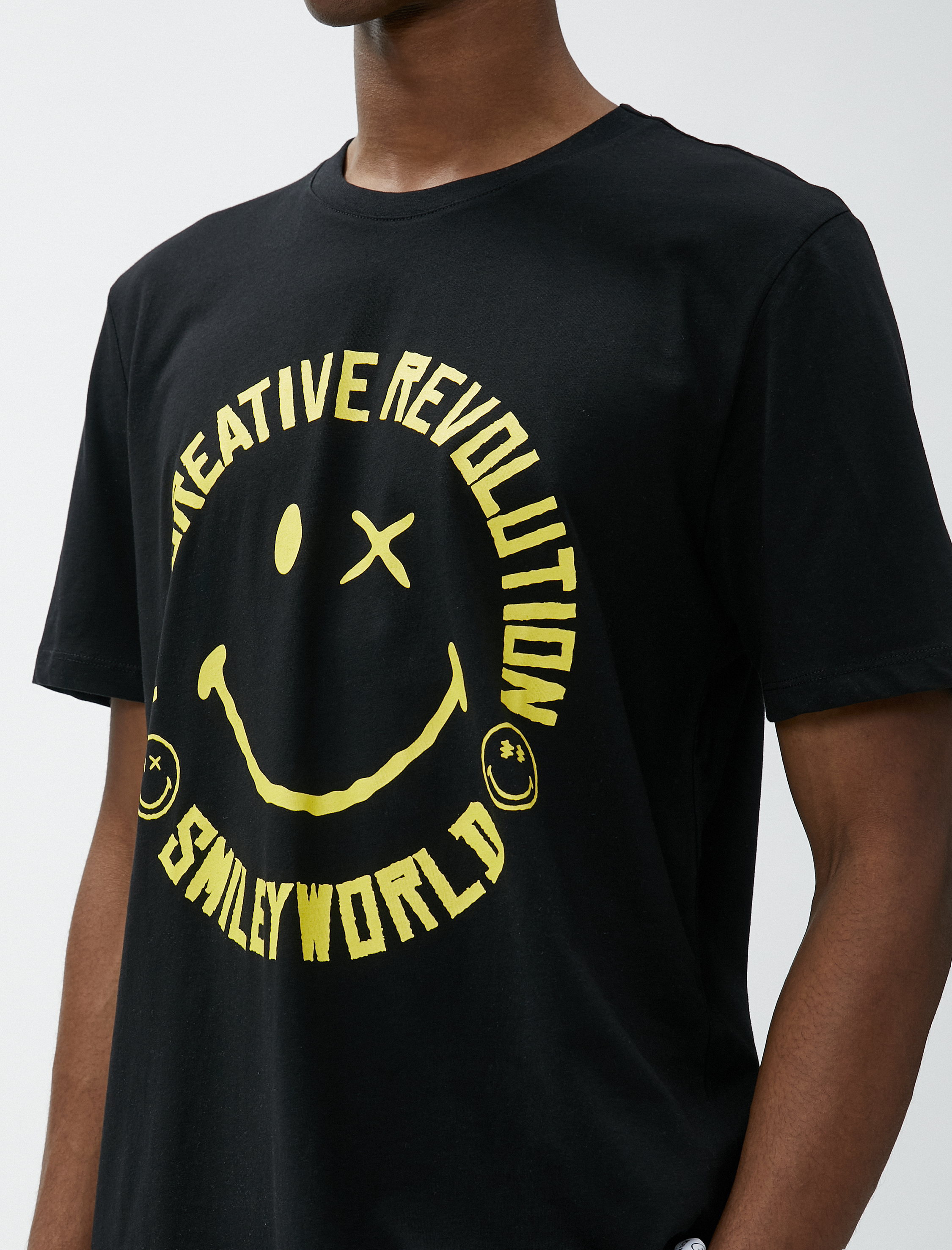 SmileyWorld® Tişört Baskılı Lisanslı Bisiklet Yaka Kısa Kollu