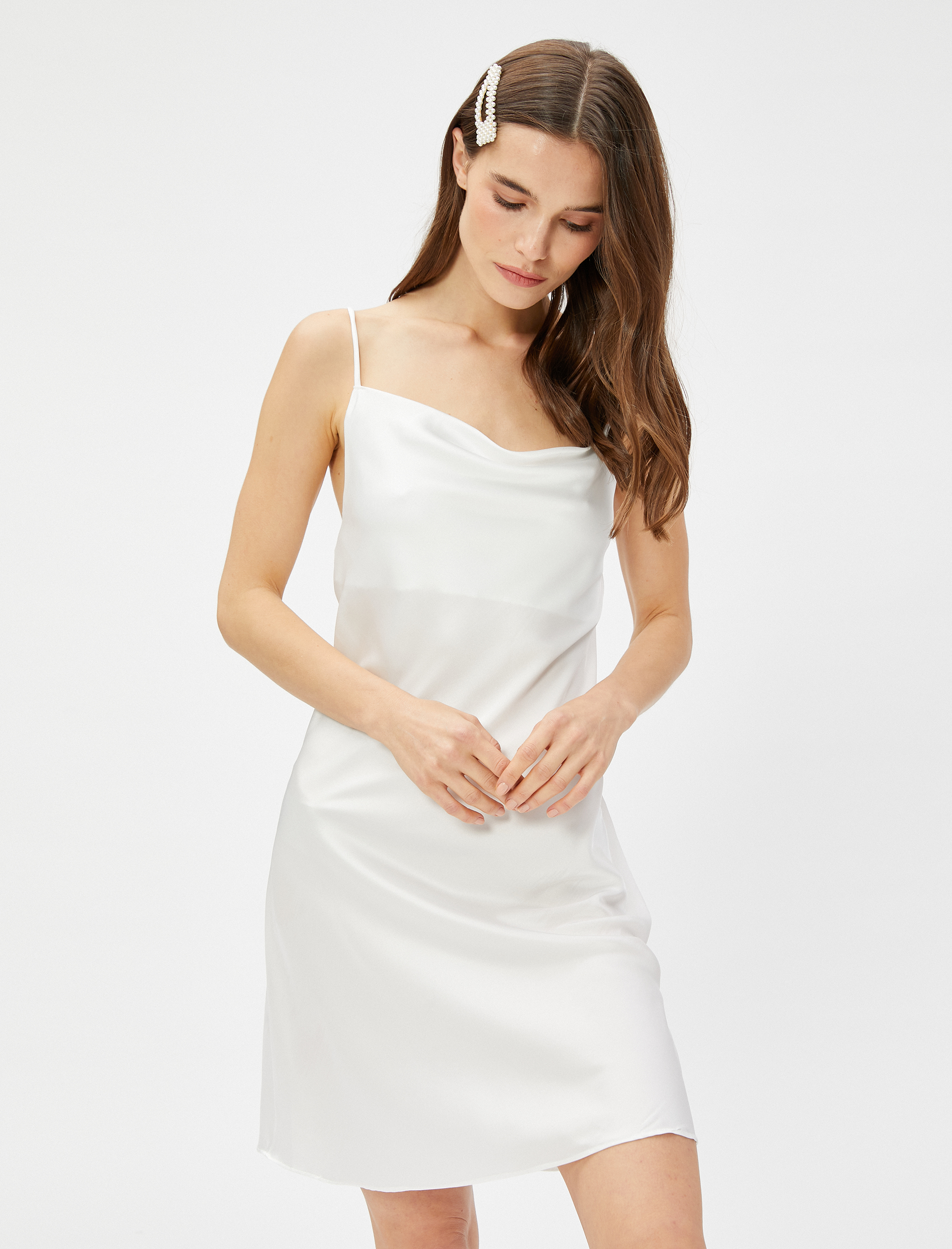   Bridal Saten Gecelik Yırtmaçlı Askılı Düğme Detaylı