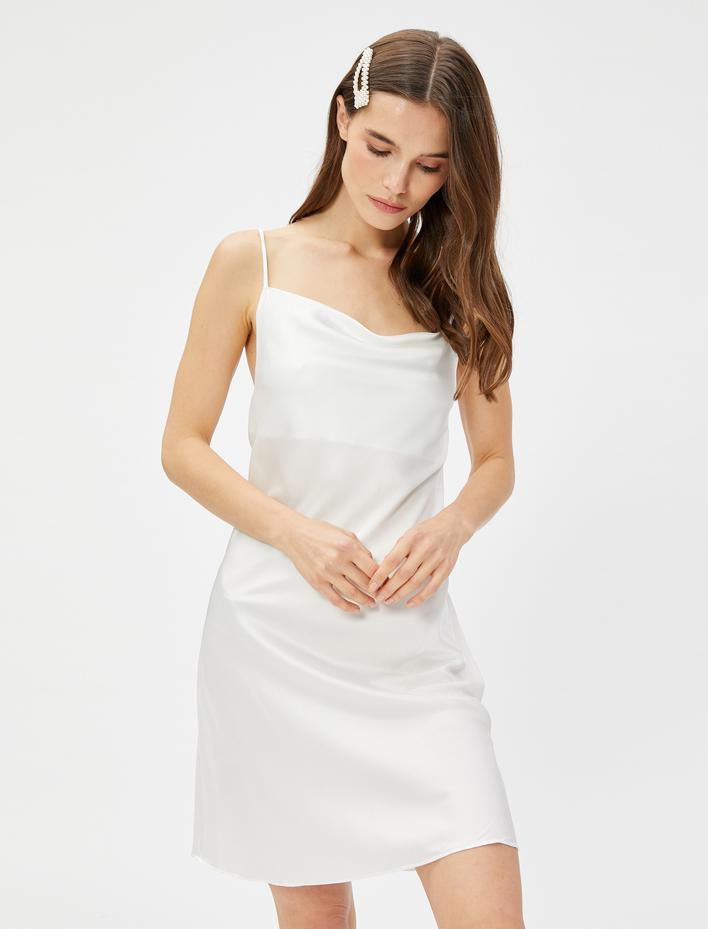  Bridal Saten Gecelik Yırtmaçlı Askılı Düğme Detaylı