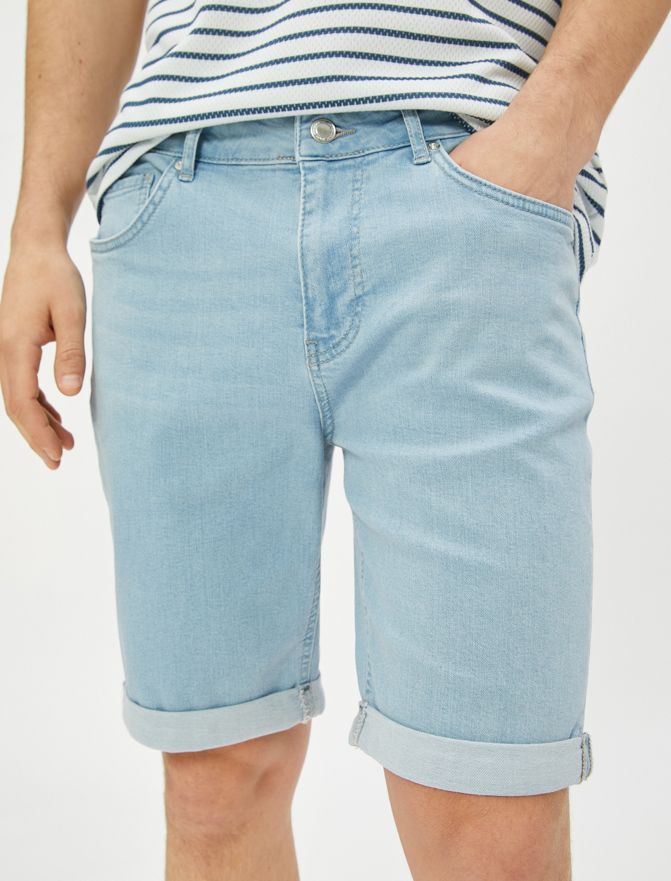 Bermuda Kot Şort Katlı Paça Detaylı Dar Kesim Düğmeli