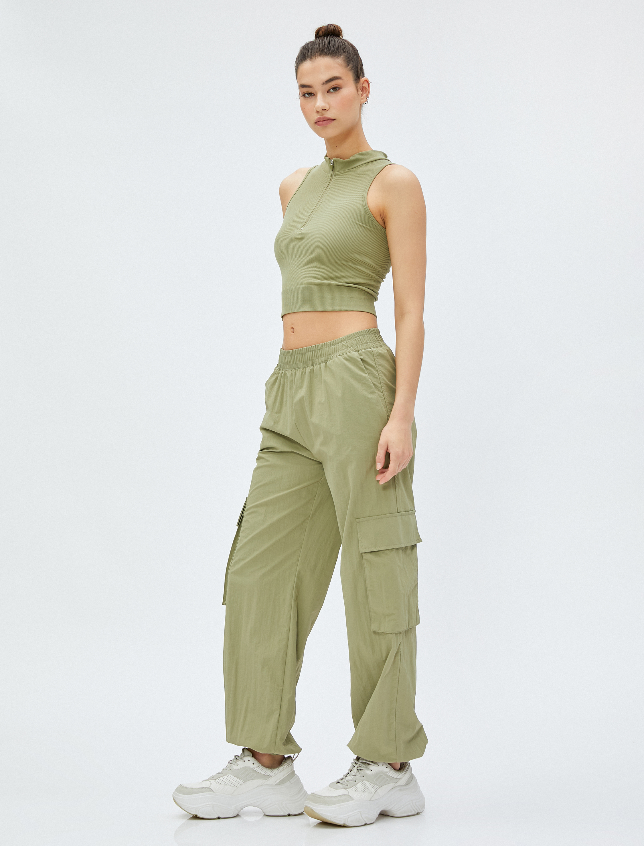   Paraşüt Pantolon Beli Lastikli Büyük Cep Detaylı