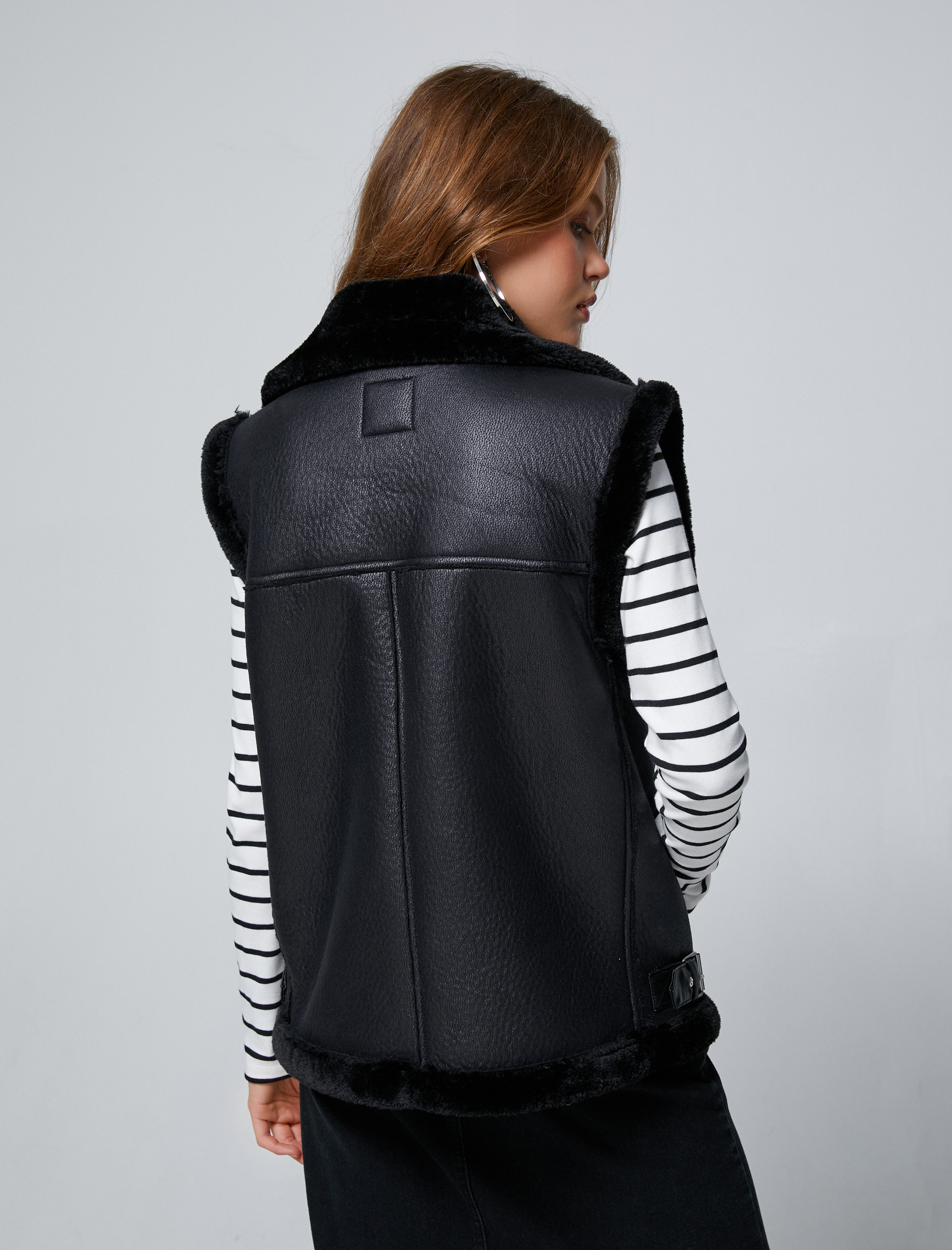   Suni Kürklü Yelek Deri Görümlü Fermuarlı Cep Detaylı