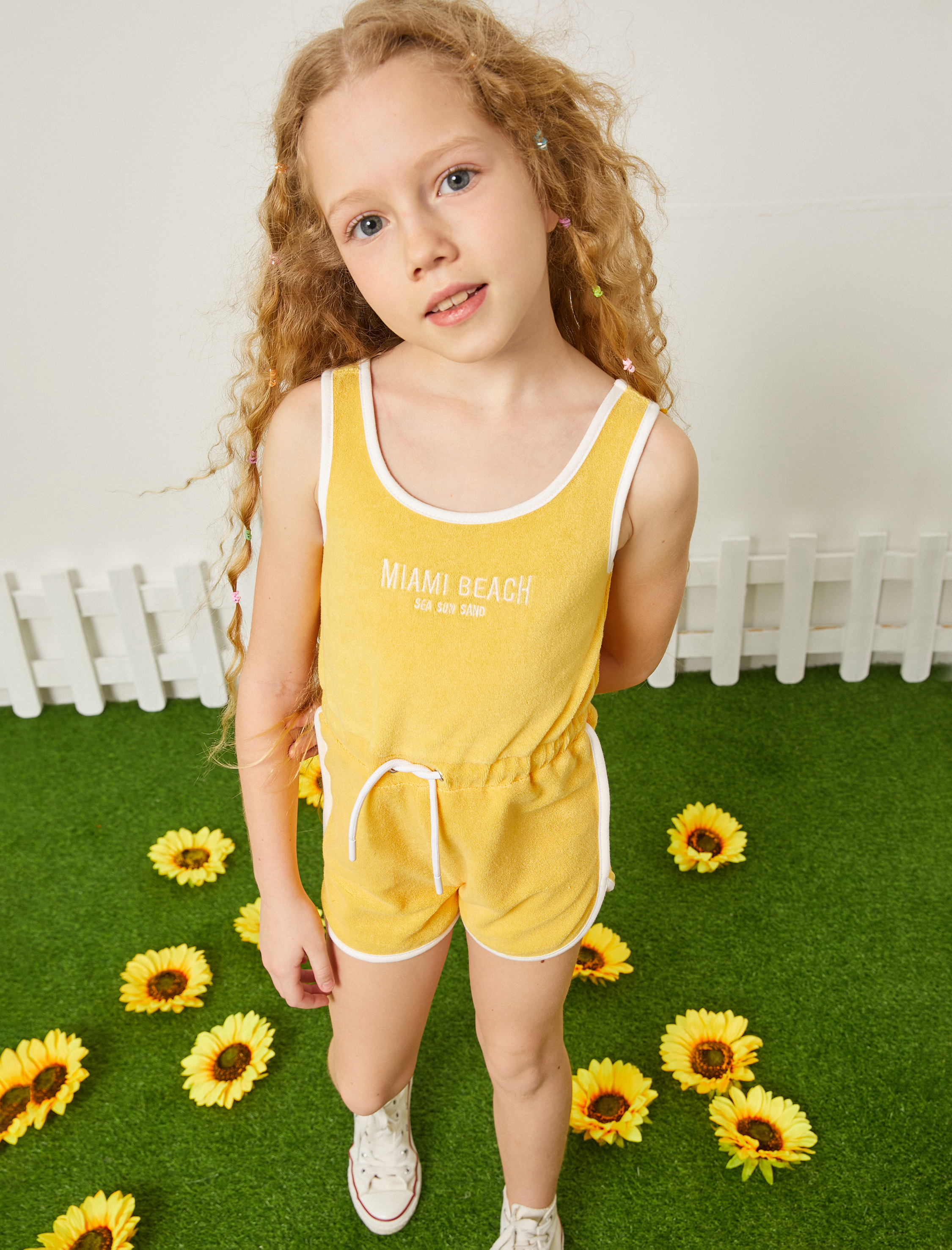  Kız Çocuk Şort Tulum Kolsuz Yuvarlak Yaka Havlu Kumaş Beli Bağlamalı