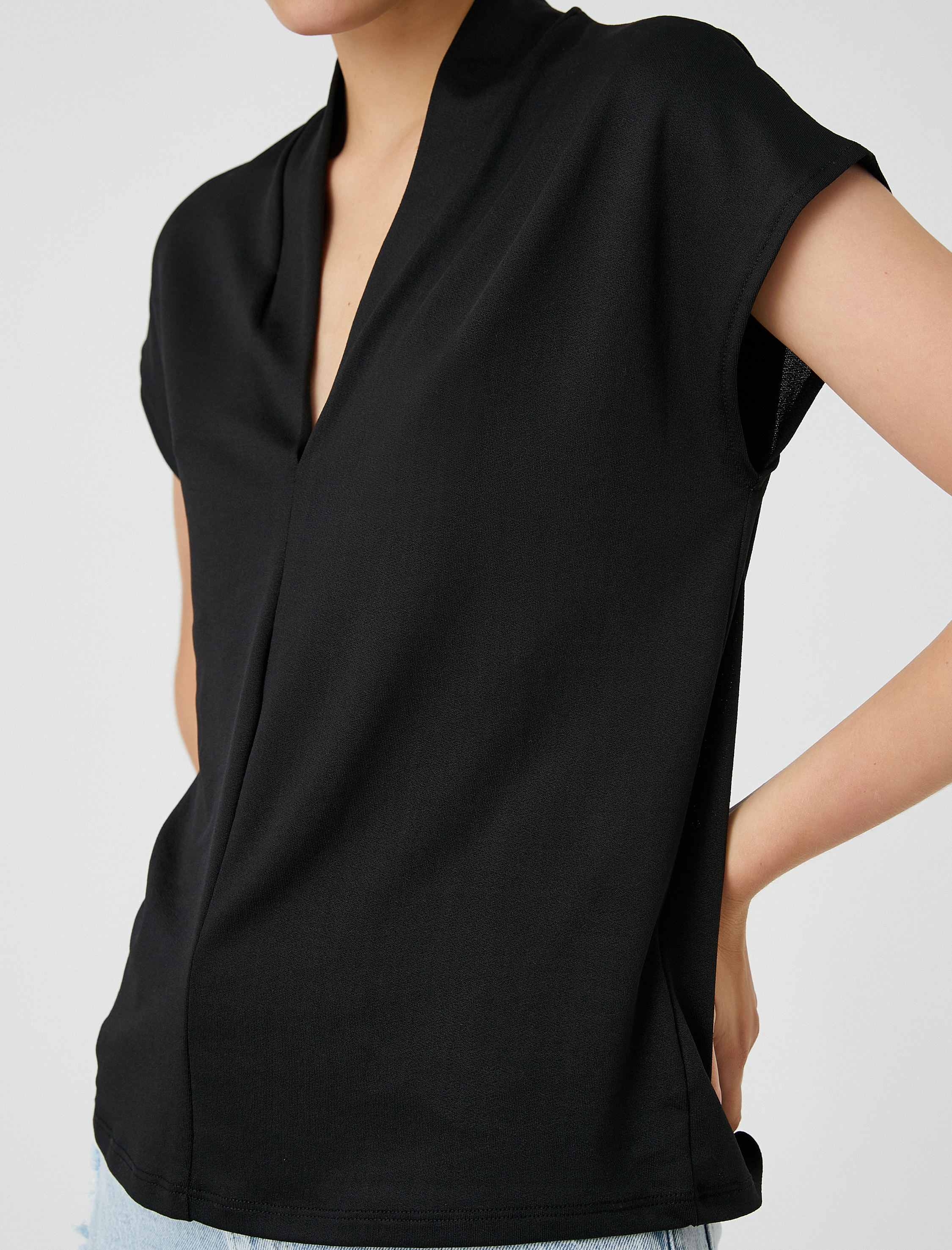   V Yaka Bluz Kısa Kollu