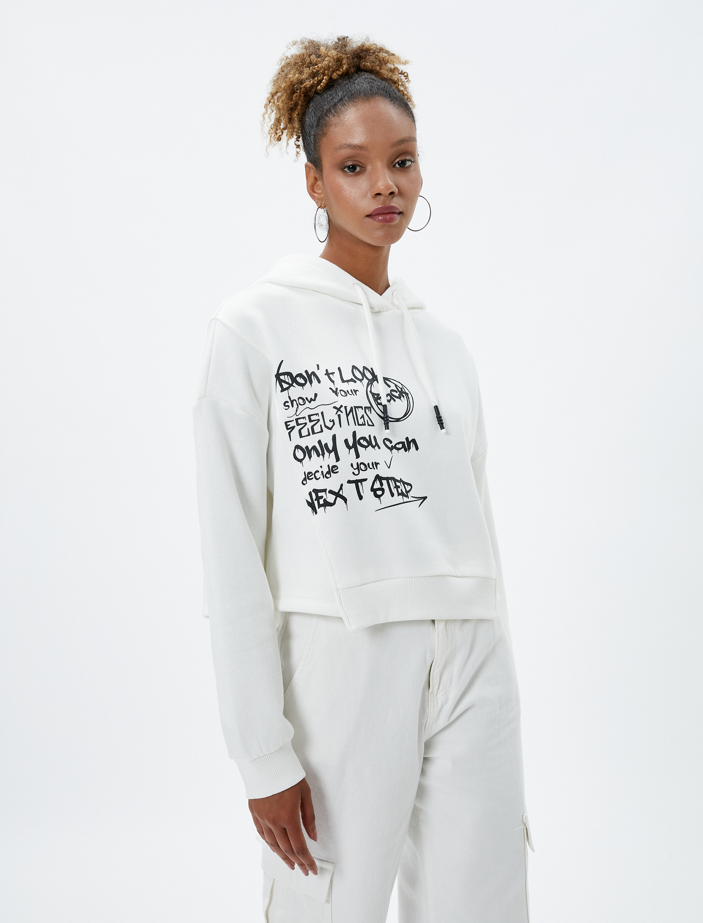   Şardonlu Kapüşonlu Sweatshirt Slogan Baskılı Asimetrik Kesim