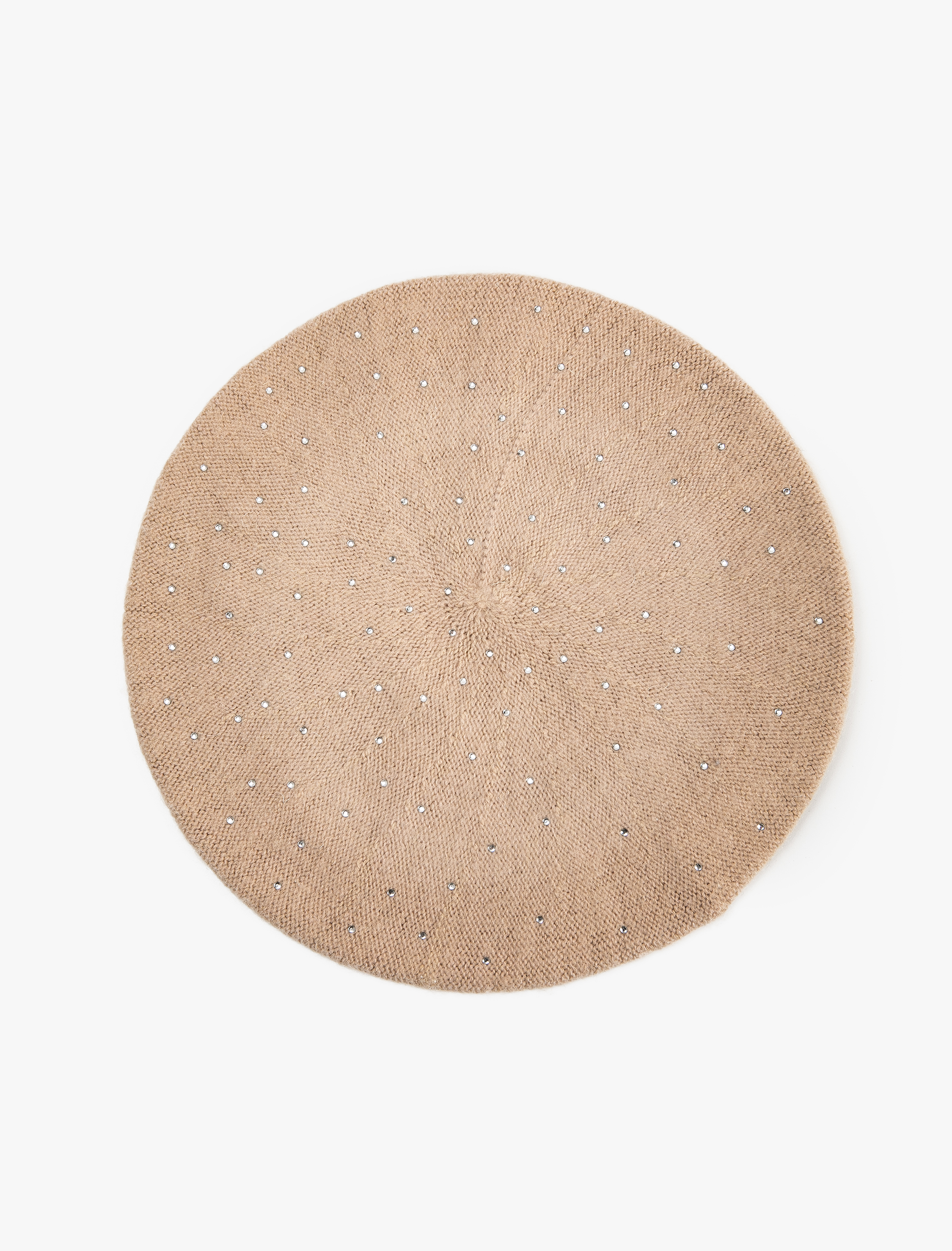  Kadın Ressam Şapka Boncuk Detaylı