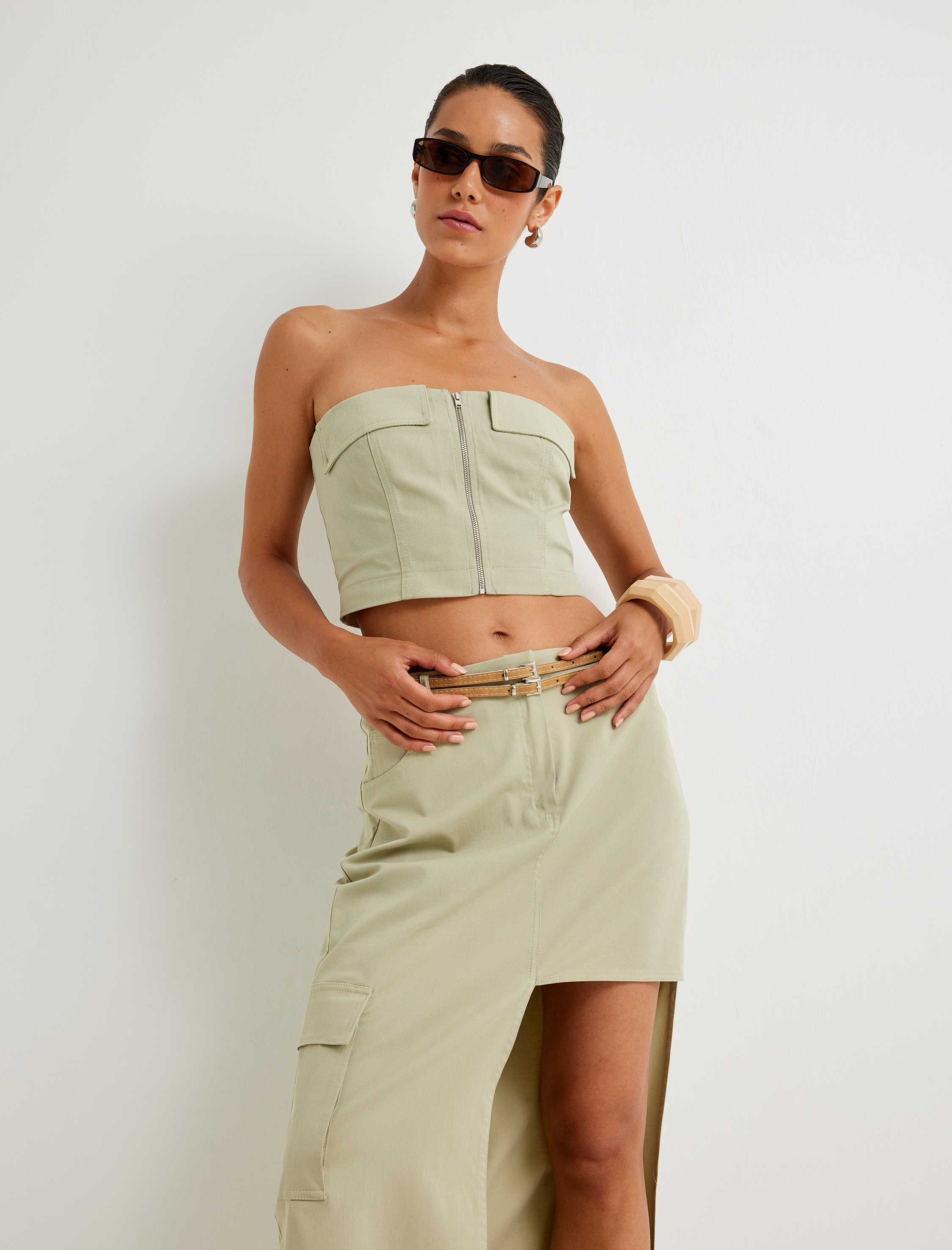   Crop Straplez Büstiyer Fermuarlı Kat Detaylı Slim Fit