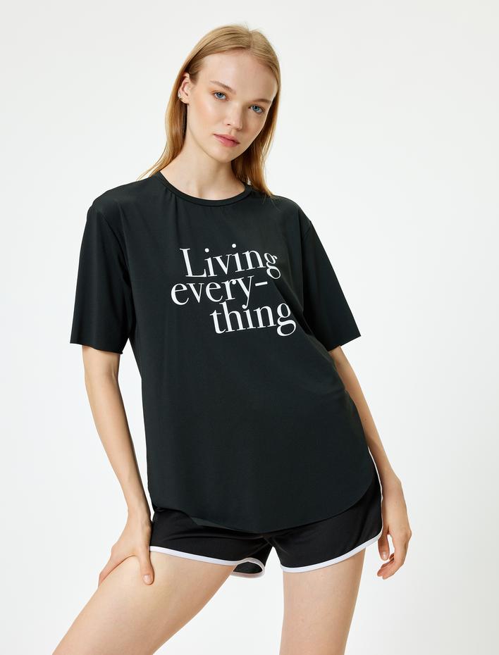  Oversize Spor Tişört Slogan Baskılı Bisiklet Yaka Yırtmaç Detaylı