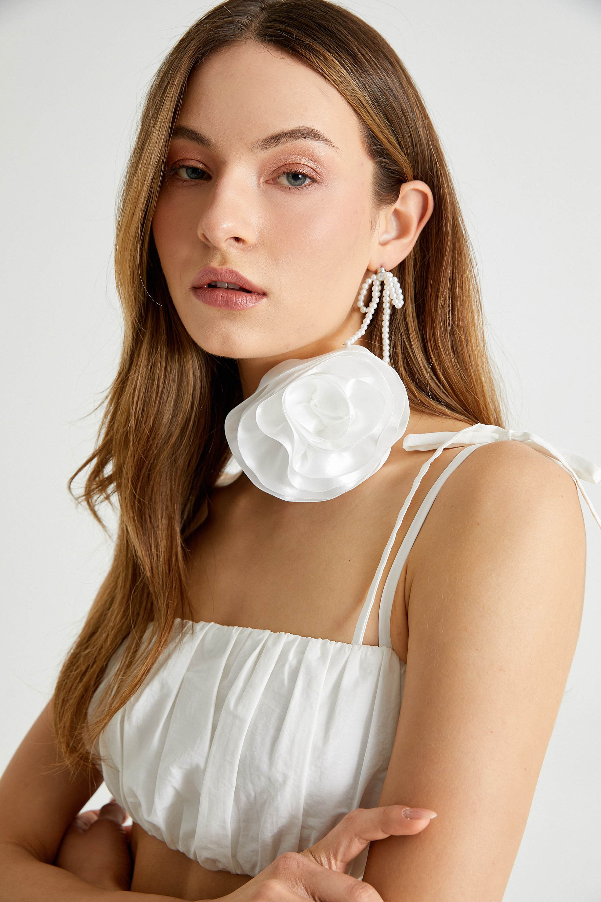  Kadın Gül Aplike Detaylı Choker Kolye