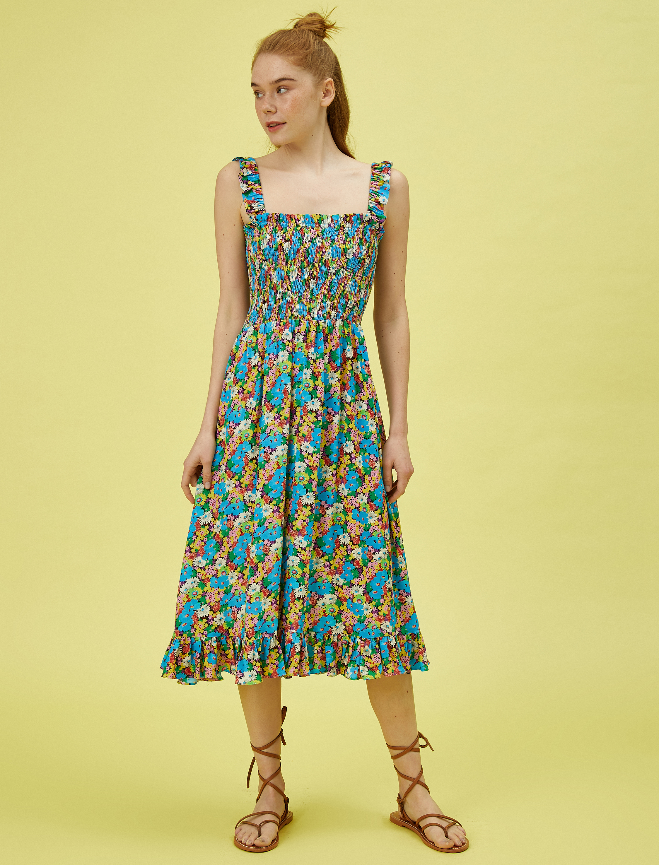   Çiçekli Yazlık Elbise Askılı