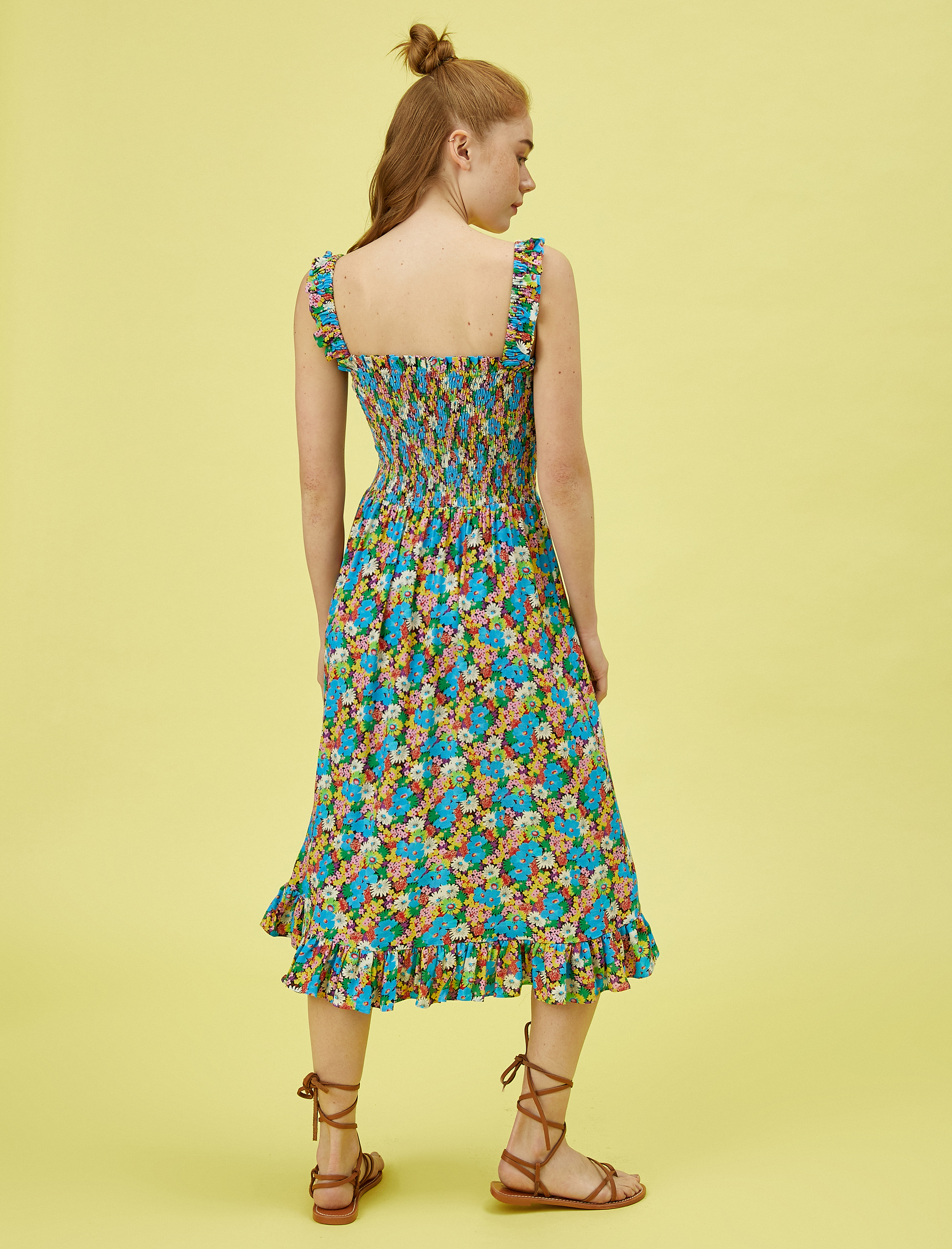   Çiçekli Yazlık Elbise Askılı