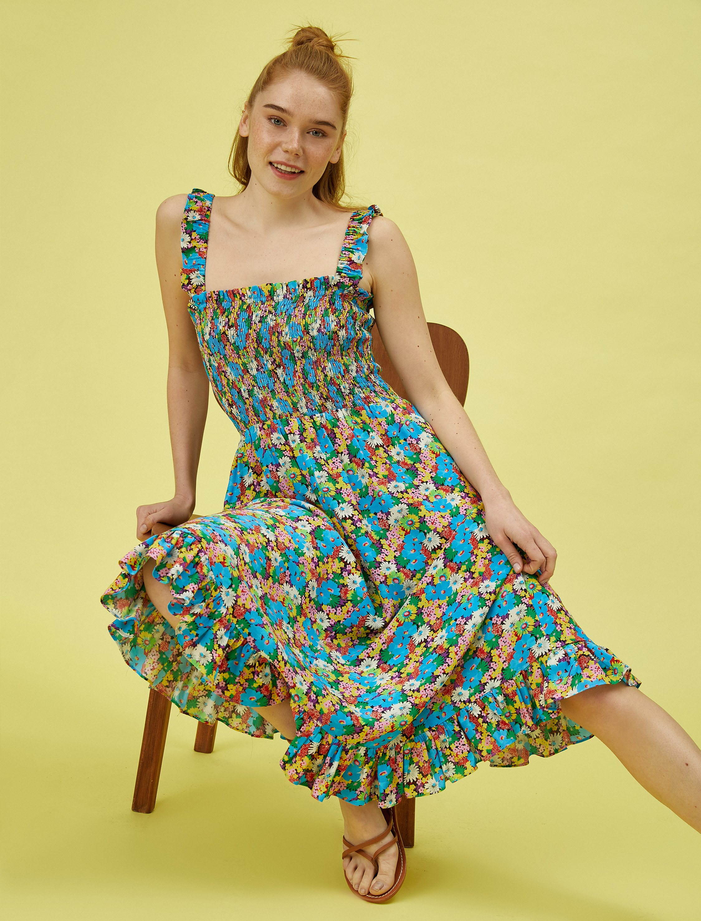   Çiçekli Yazlık Elbise Askılı