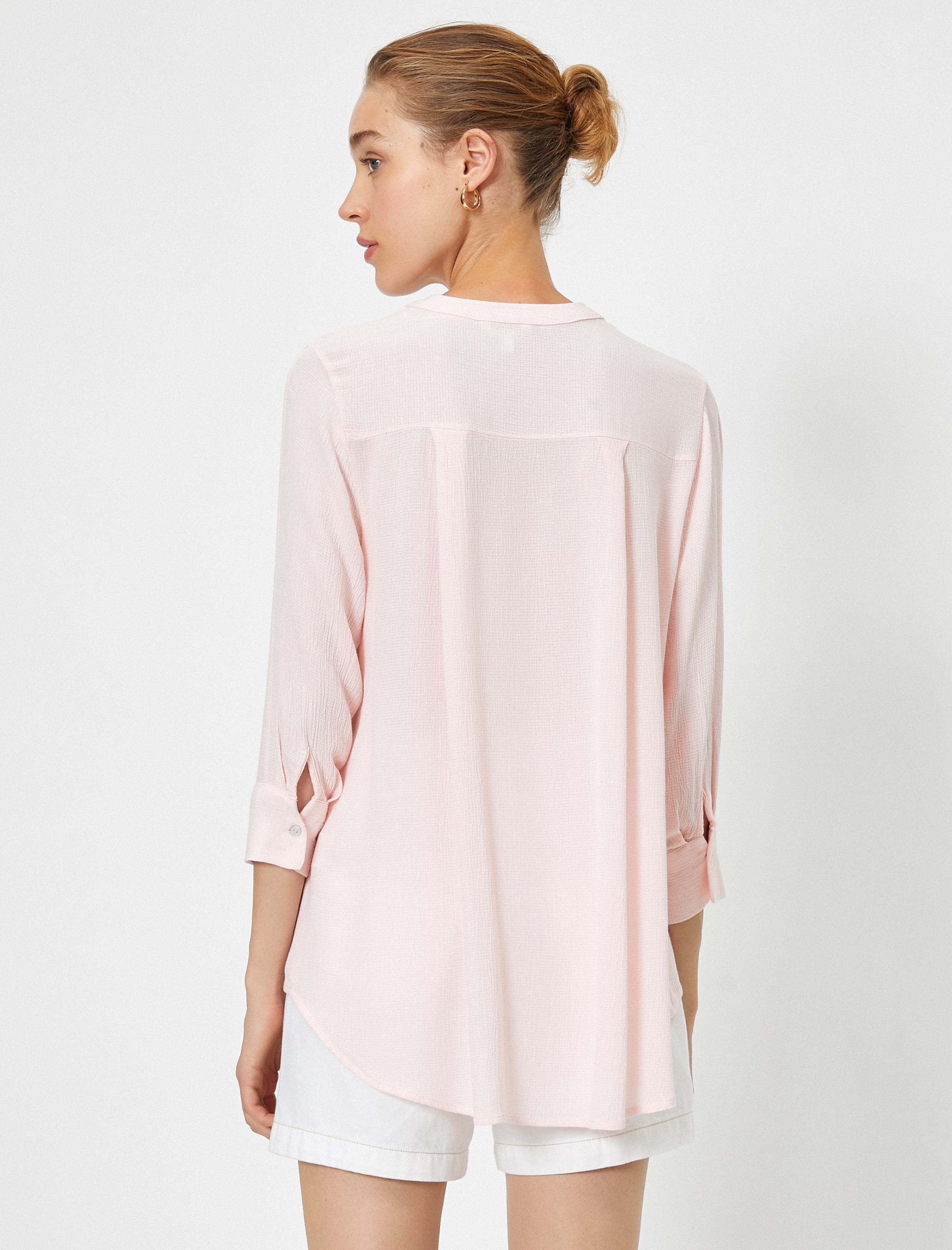   V Yaka Uzun Kollu Gömlek