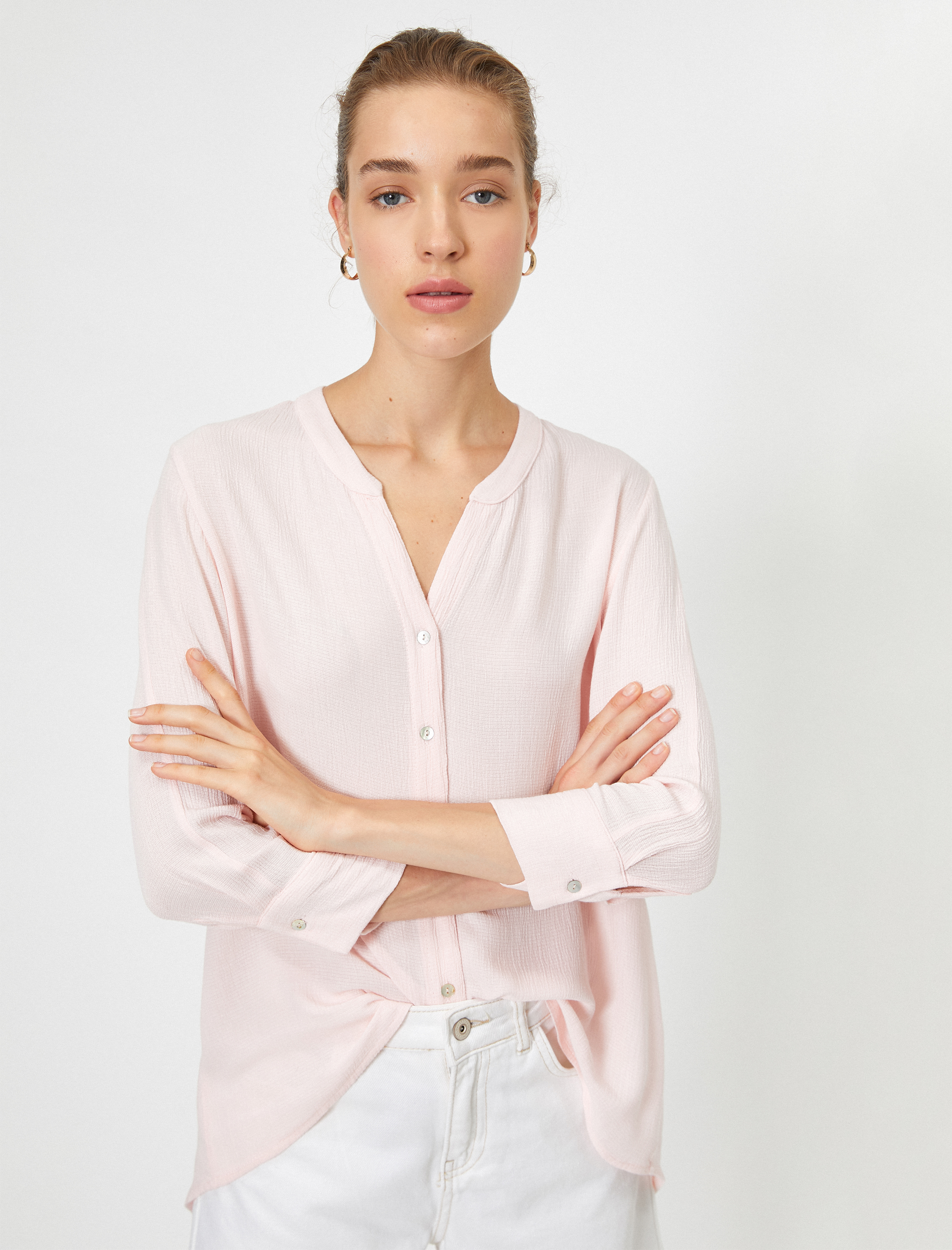   V Yaka Uzun Kollu Gömlek