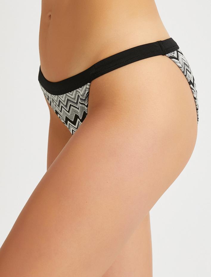 Desenli Bikini Altı