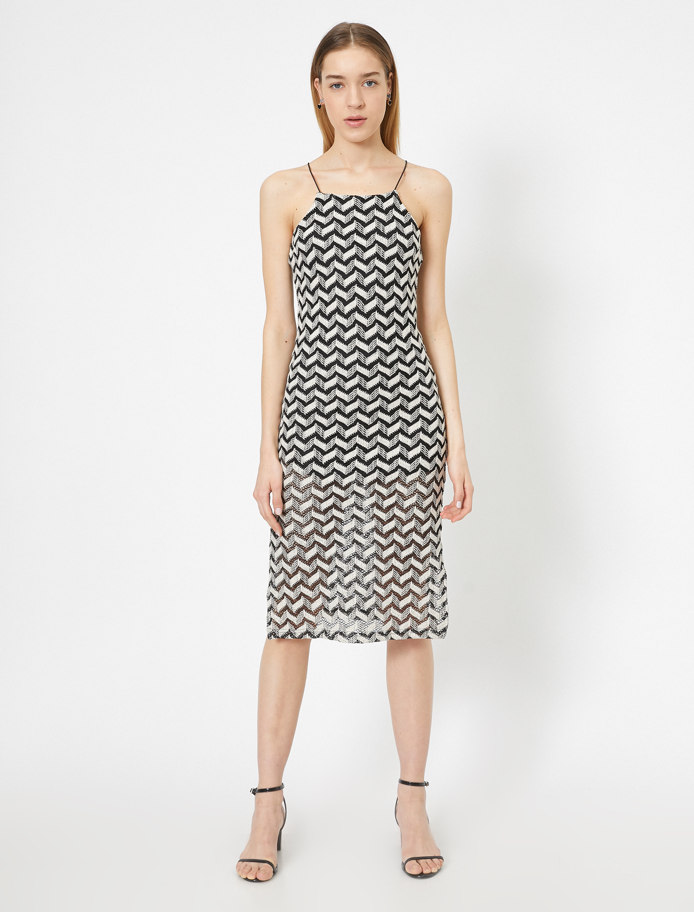   Halter Yaka Desenli Tül Detaylı Elbise