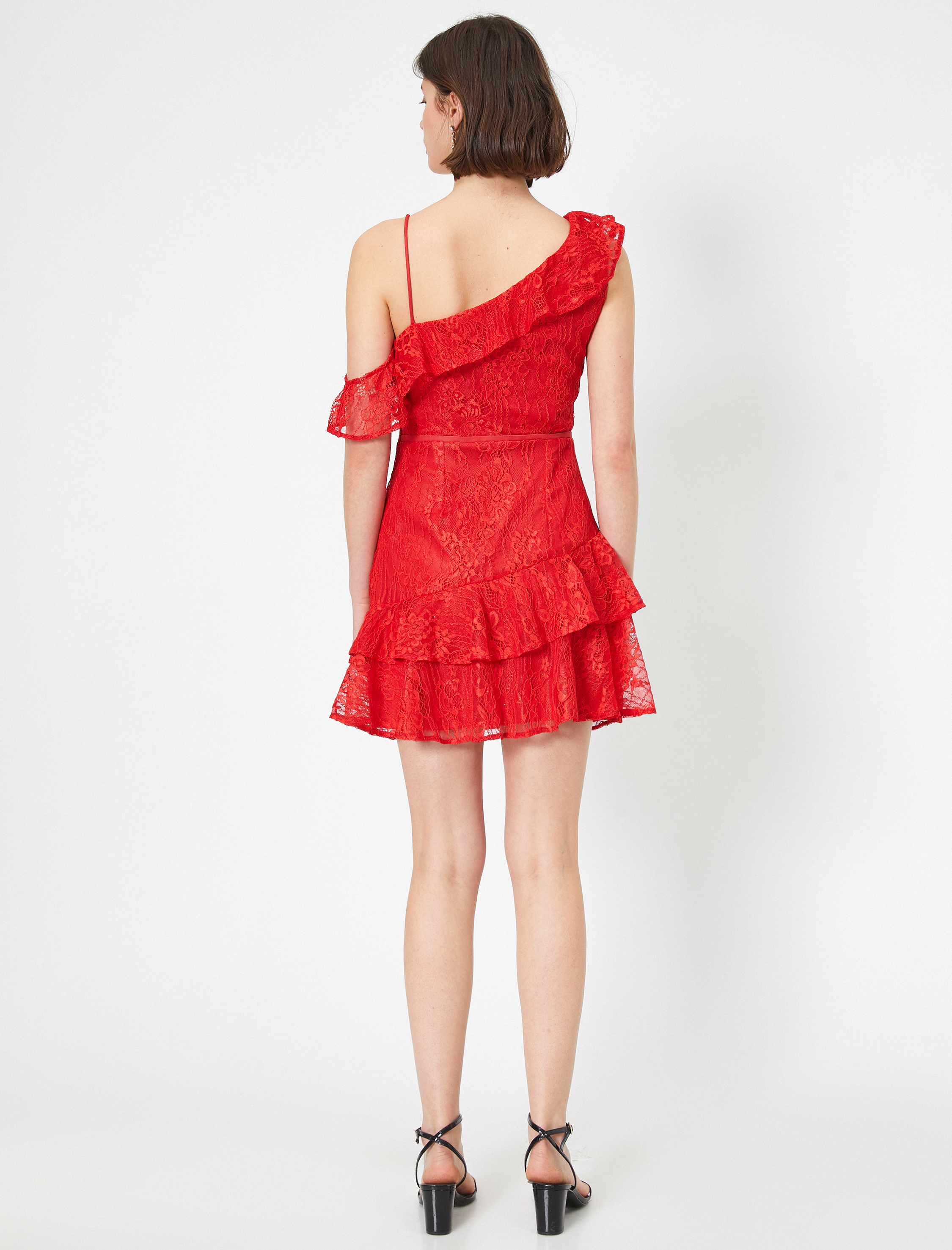   Dantel Abiye Elbise Volanlı Düşük Omuz Kolsuz Mini