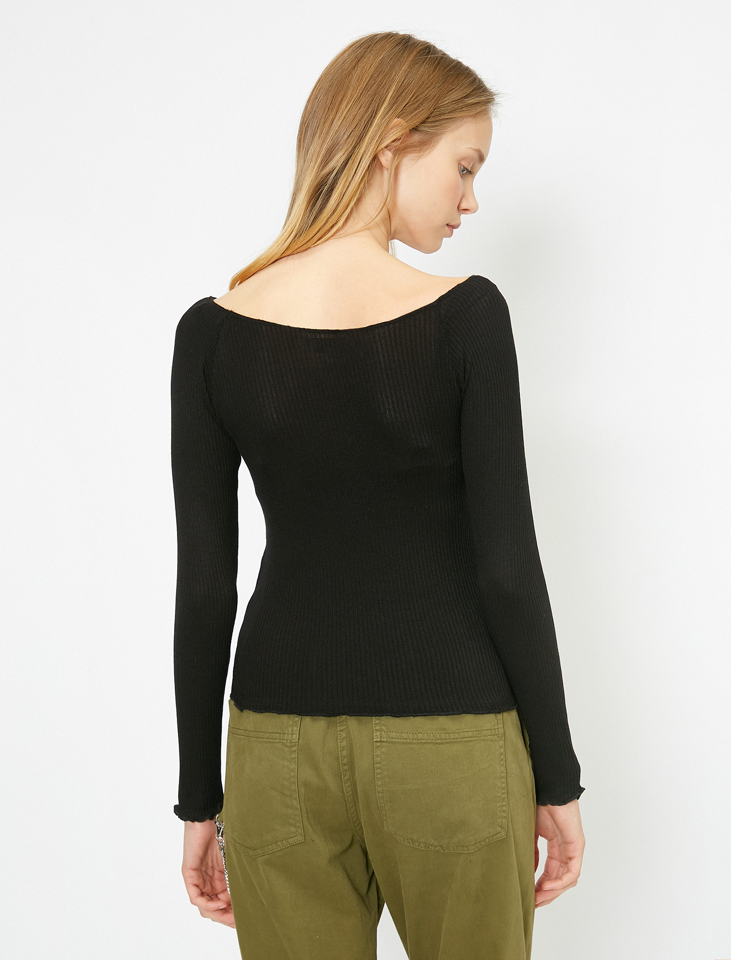   Oyuk Yaka Uzun Kol Tişört