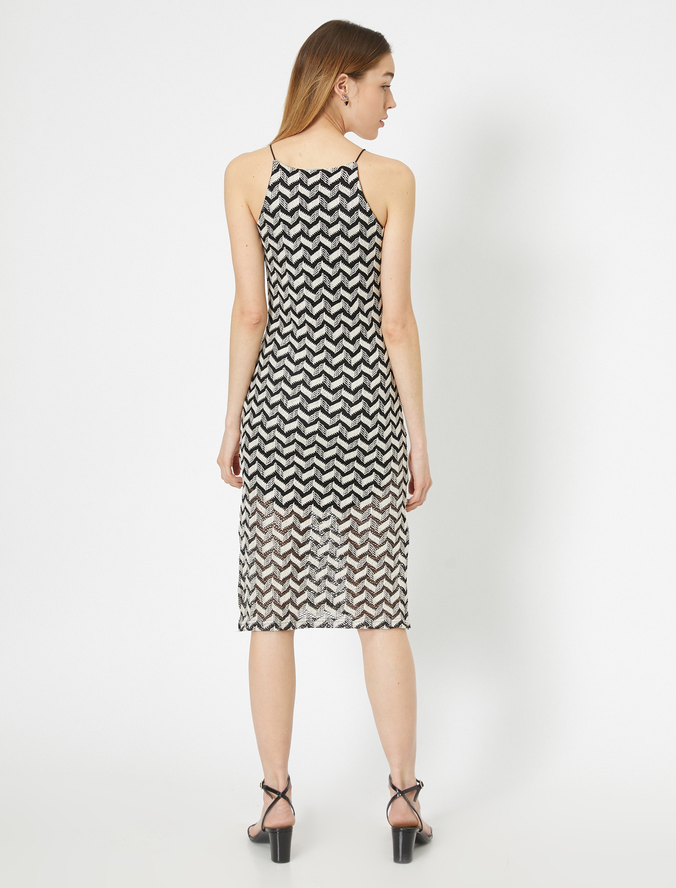   Halter Yaka Desenli Tül Detaylı Elbise