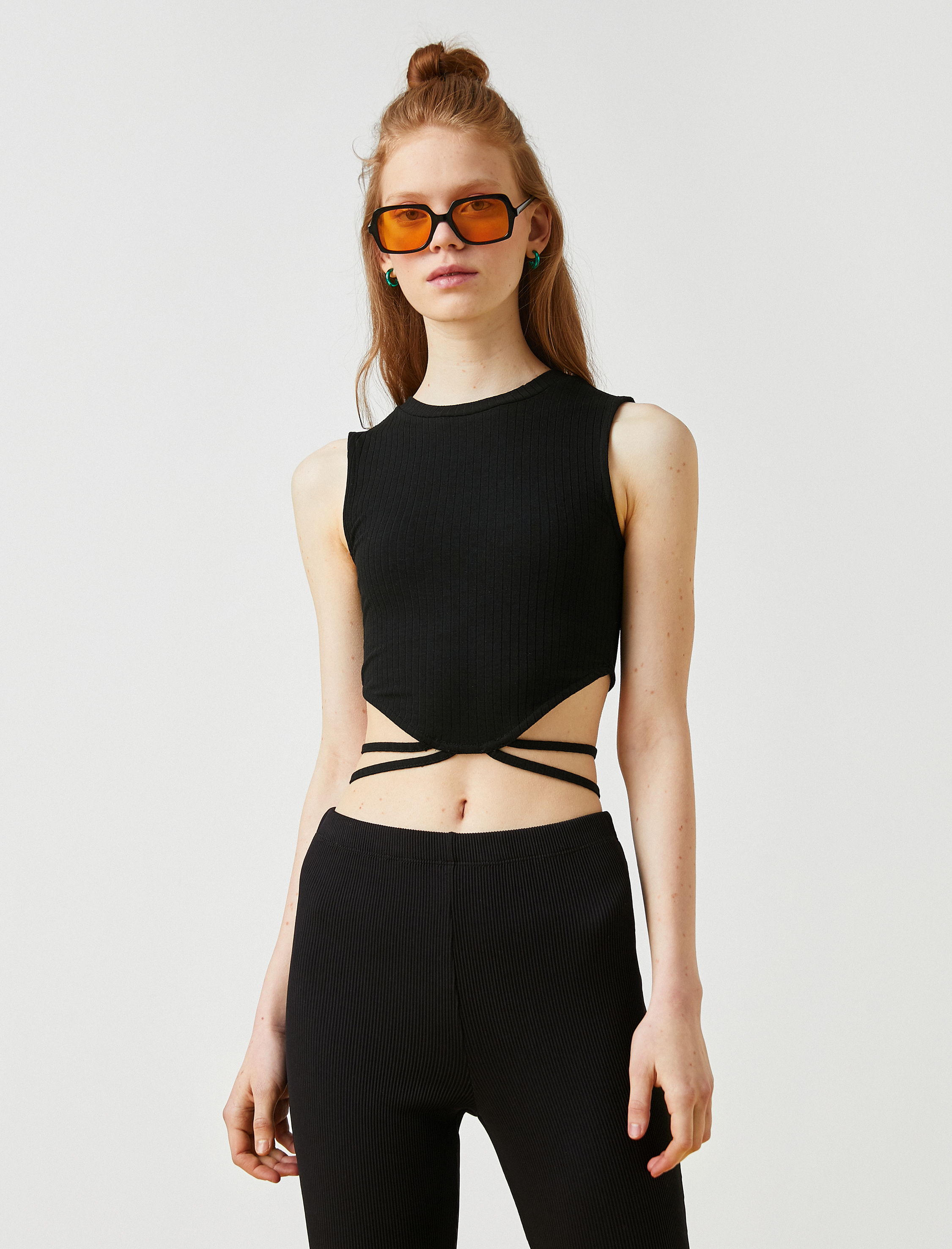   Pencere Detaylı Beli İpli Bisiklet Yaka Crop Atlet