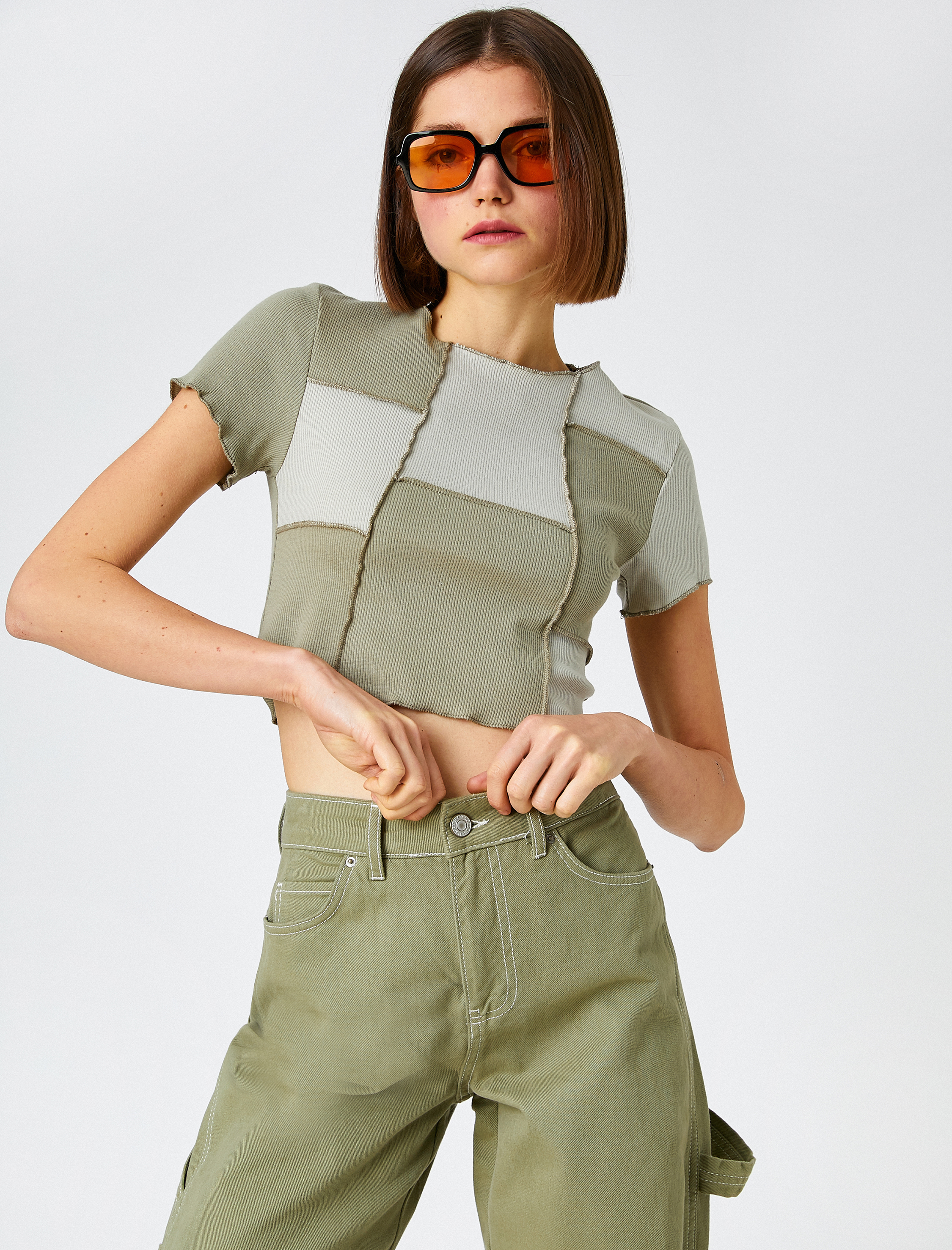   Crop Tişört Dikiş Detaylı Kısa Kollu Bisiklet Yaka Pamuklu